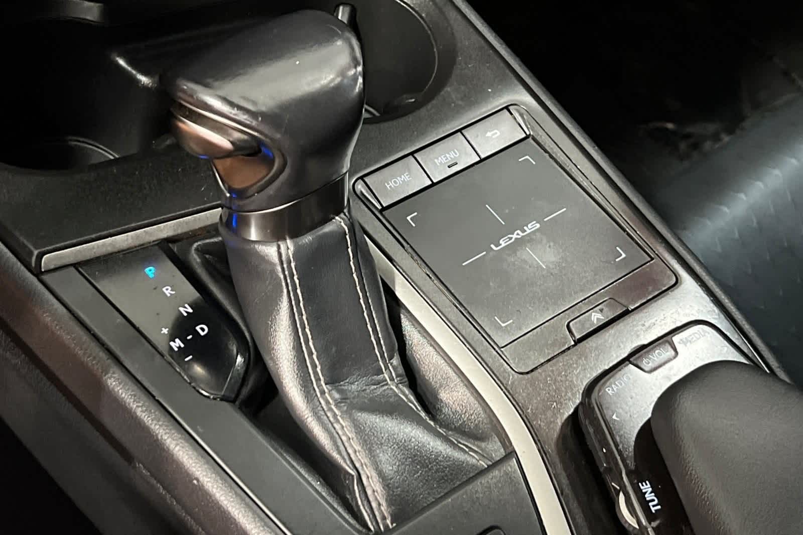Thumbnail: 2020 Lexus UX - 22