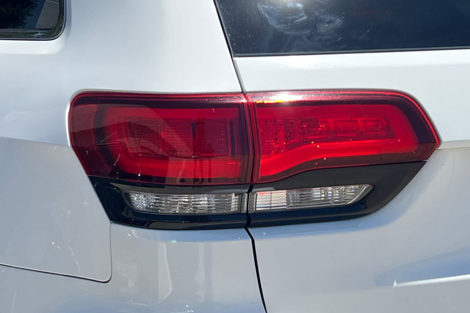 Thumbnail: 2015 Jeep Grand Cherokee - 35