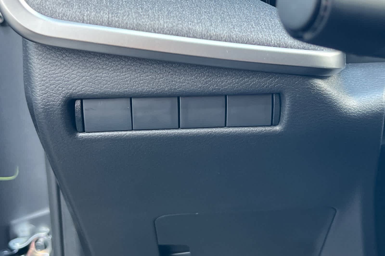 Thumbnail: 2026 Nissan Kicks - 31