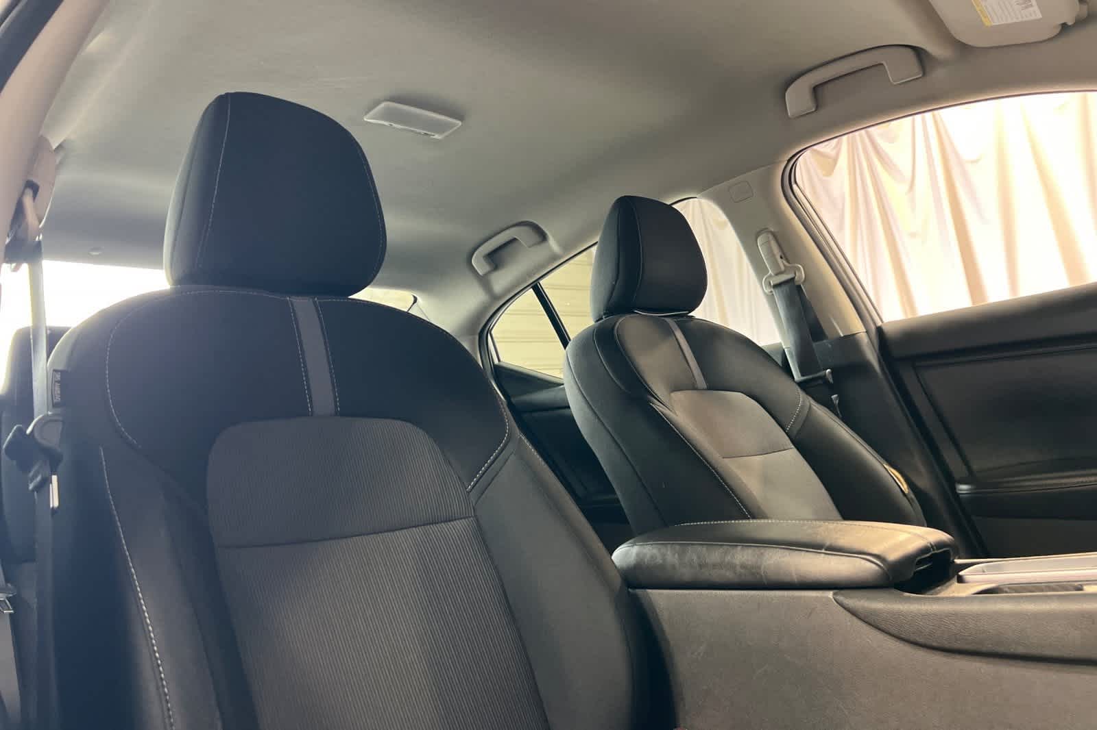 2022 Nissan Sentra SV 17