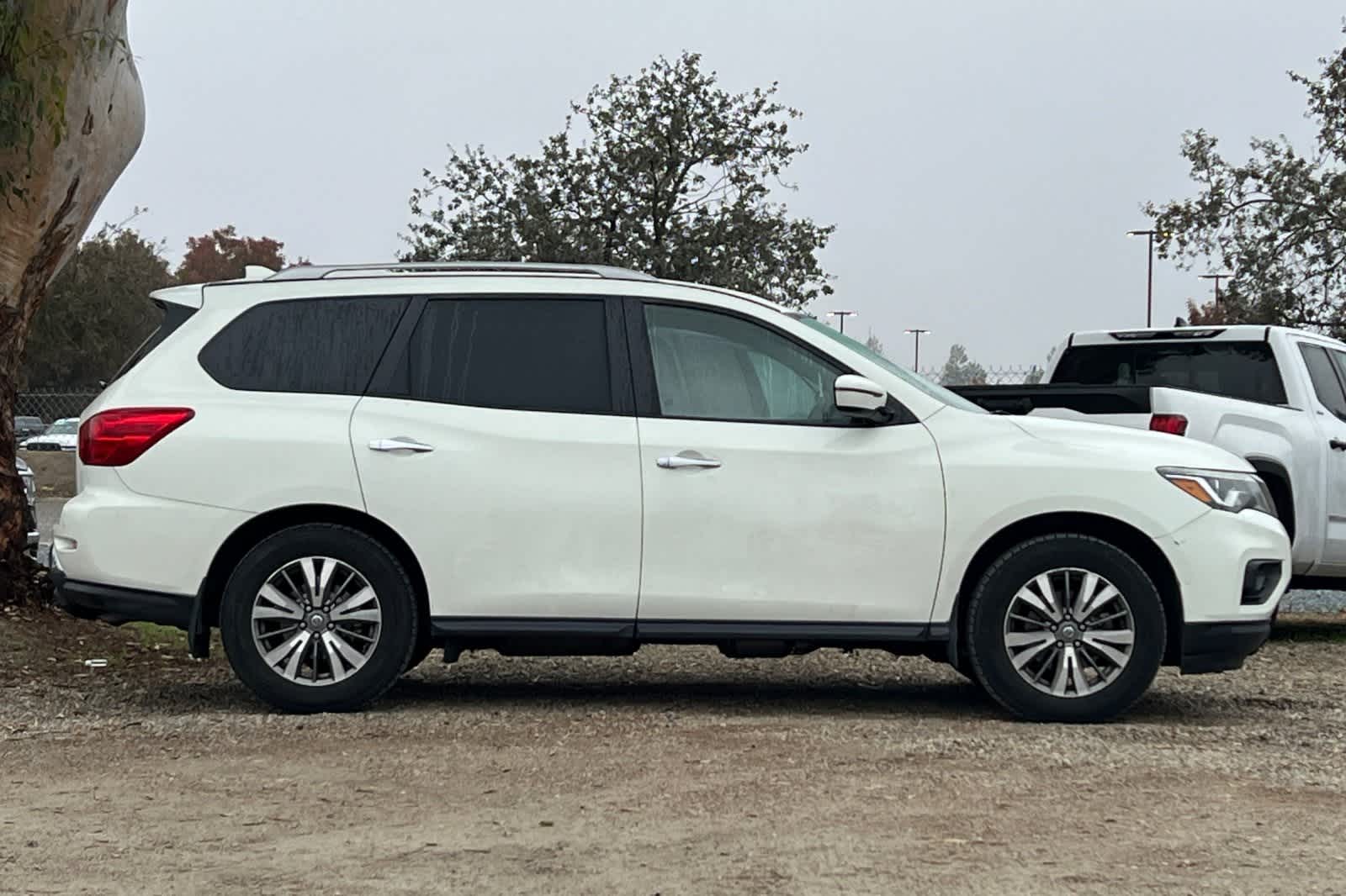 Thumbnail: 2019 Nissan Pathfinder - 9