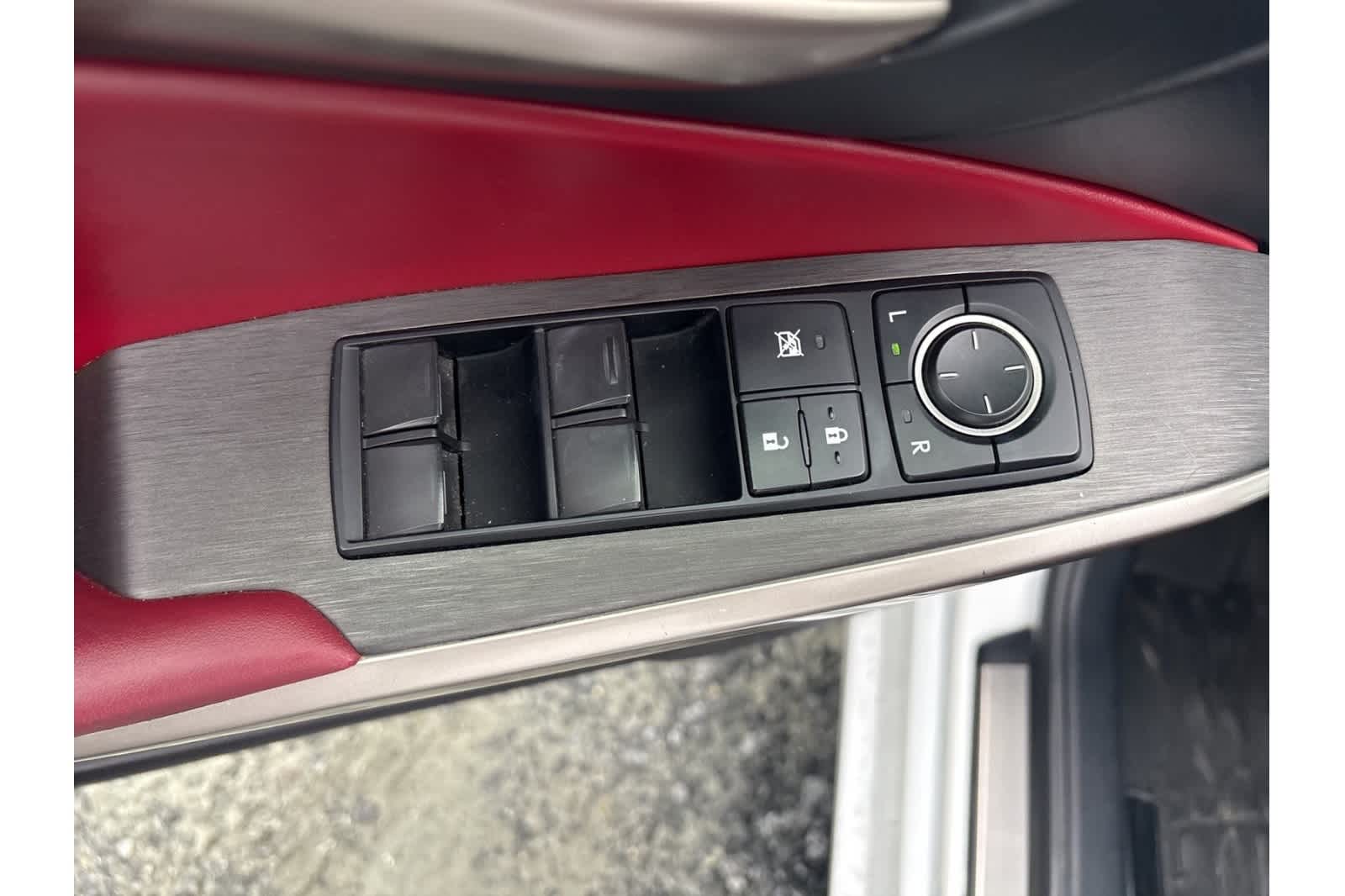 Thumbnail: 2019 Lexus IS - 13