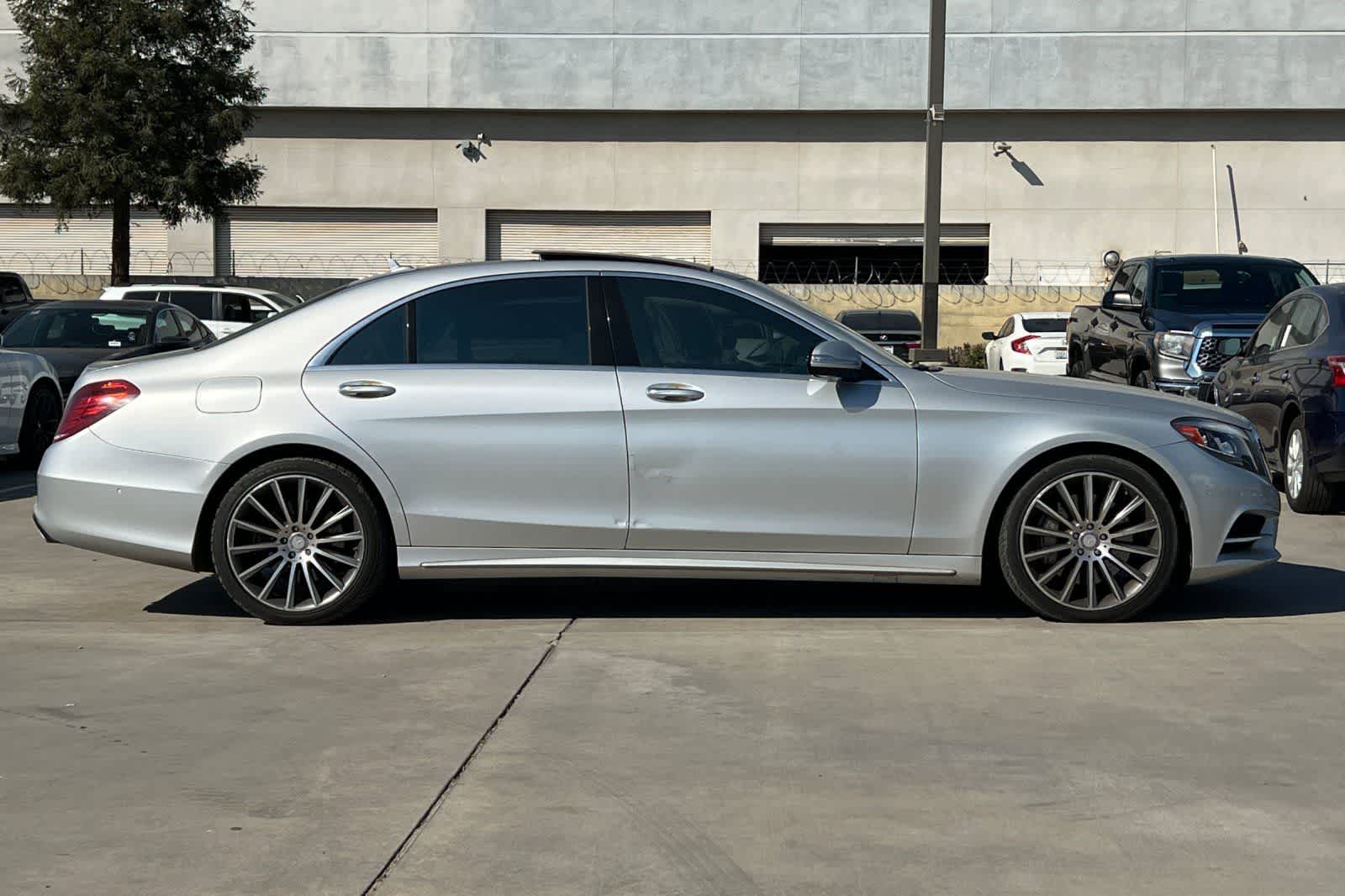 Thumbnail: 2015 Mercedes-Benz S-Class - 9