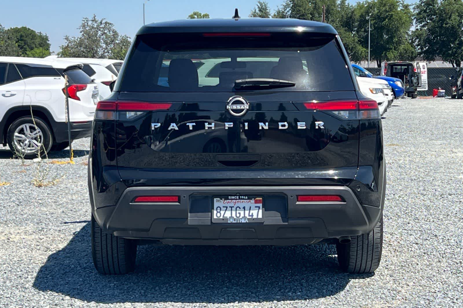 Thumbnail: 2022 Nissan Pathfinder - 8