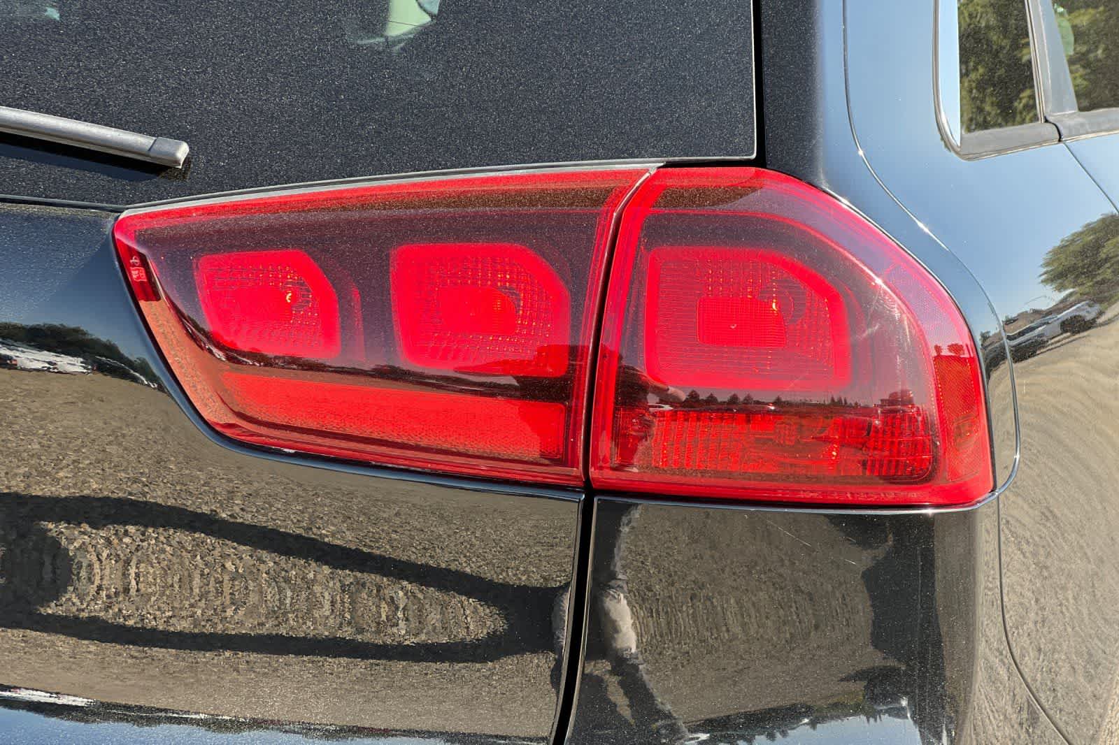 Thumbnail: 2018 Kia Niro - 34