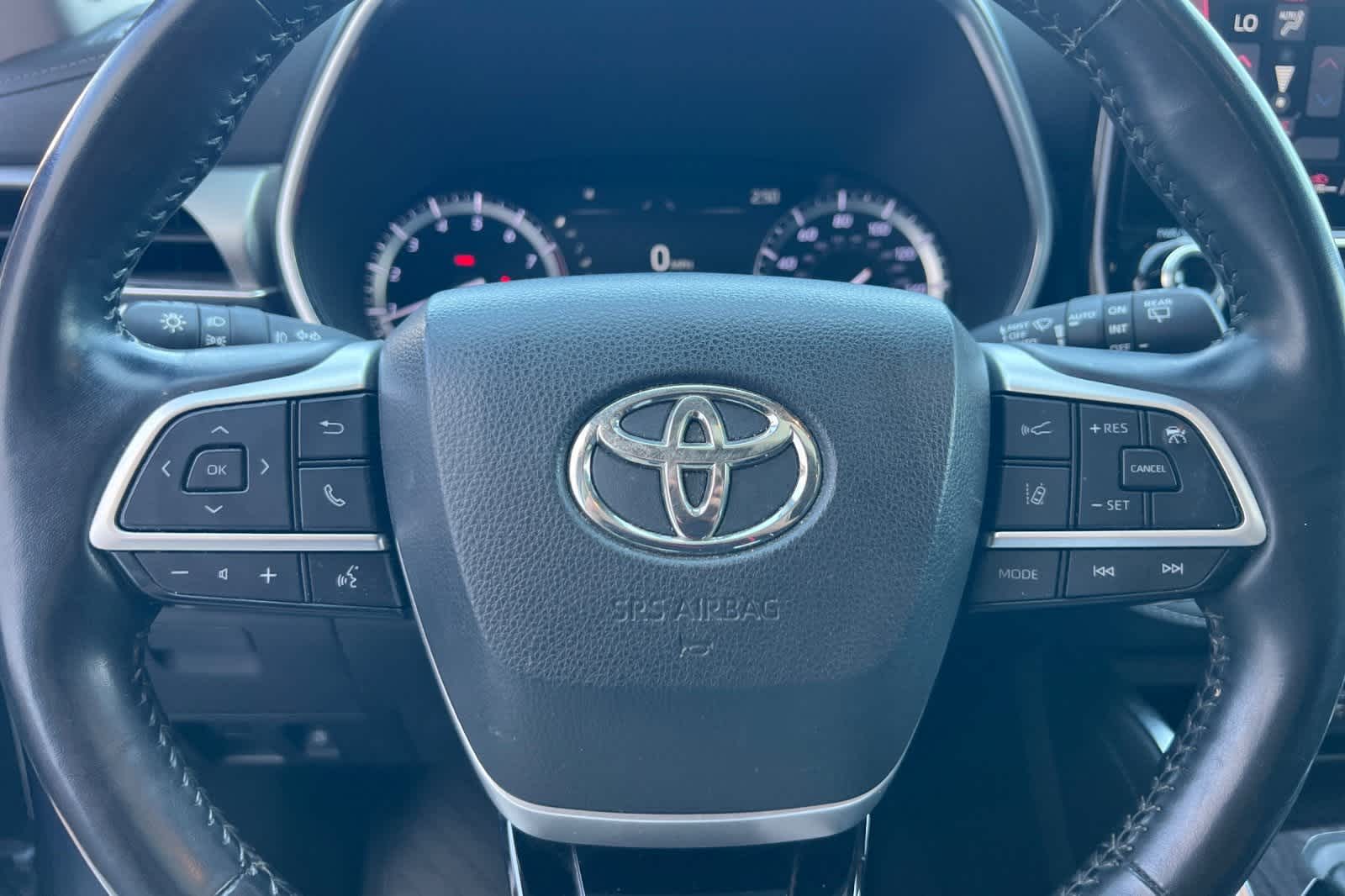 Thumbnail: 2022 Toyota Highlander - 28