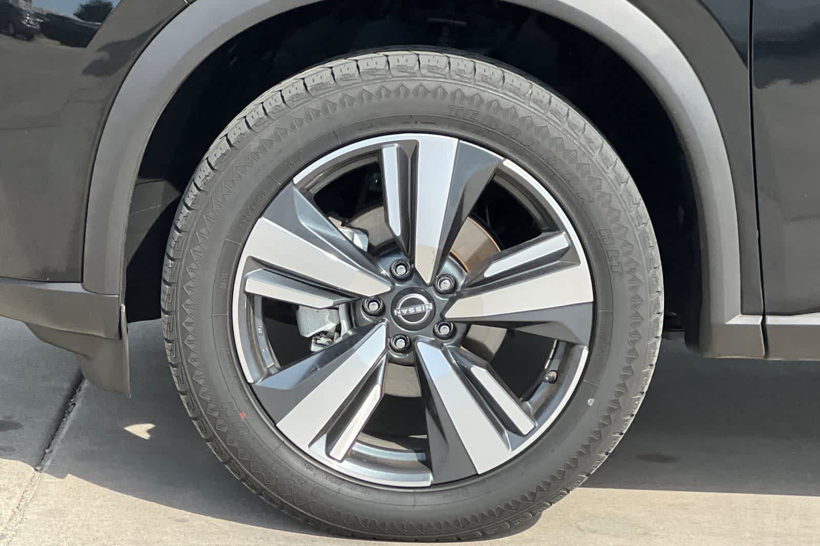 Thumbnail: 2023 Nissan Rogue - 12