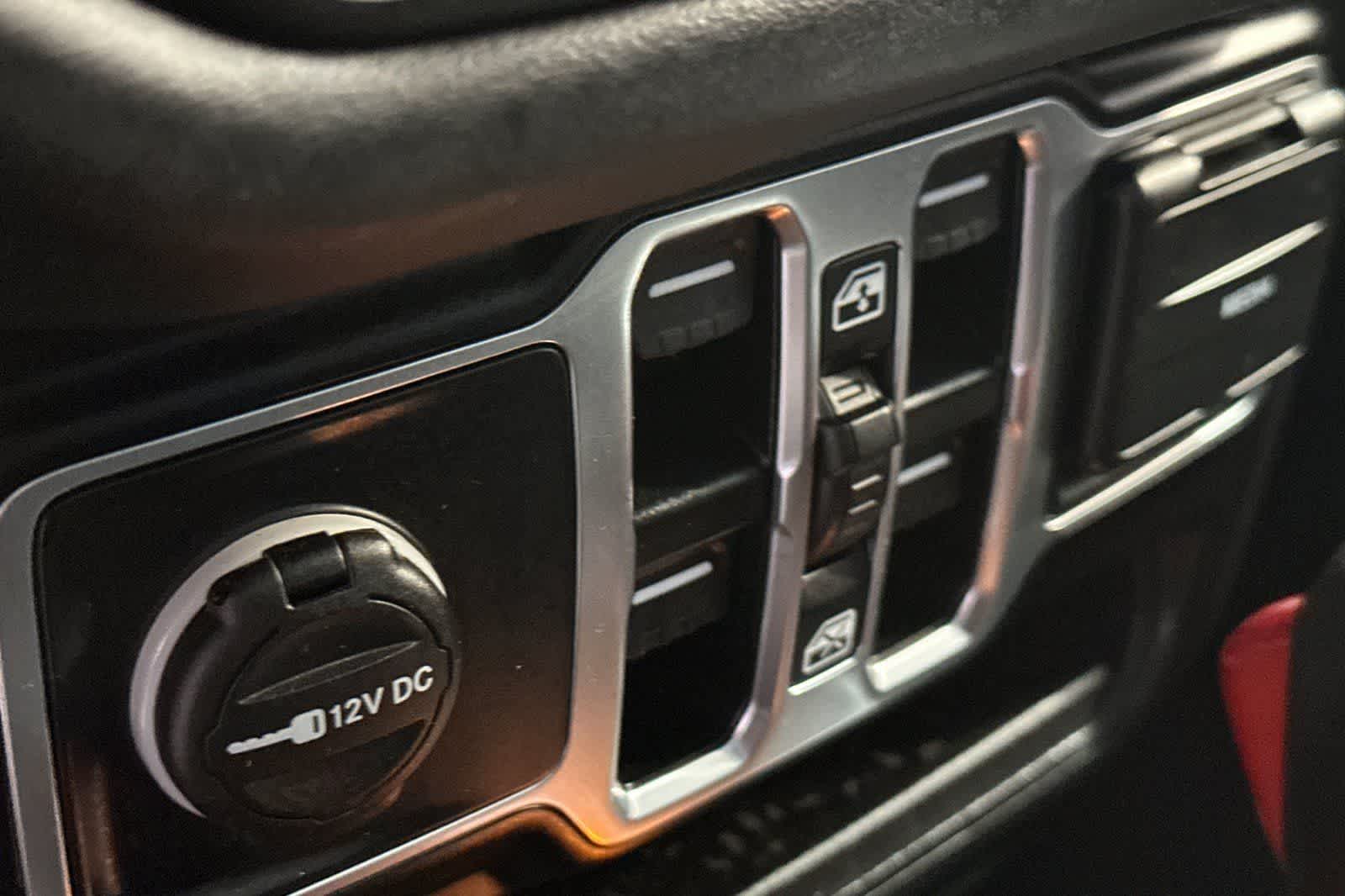 Thumbnail: 2025 Jeep Wrangler - 14