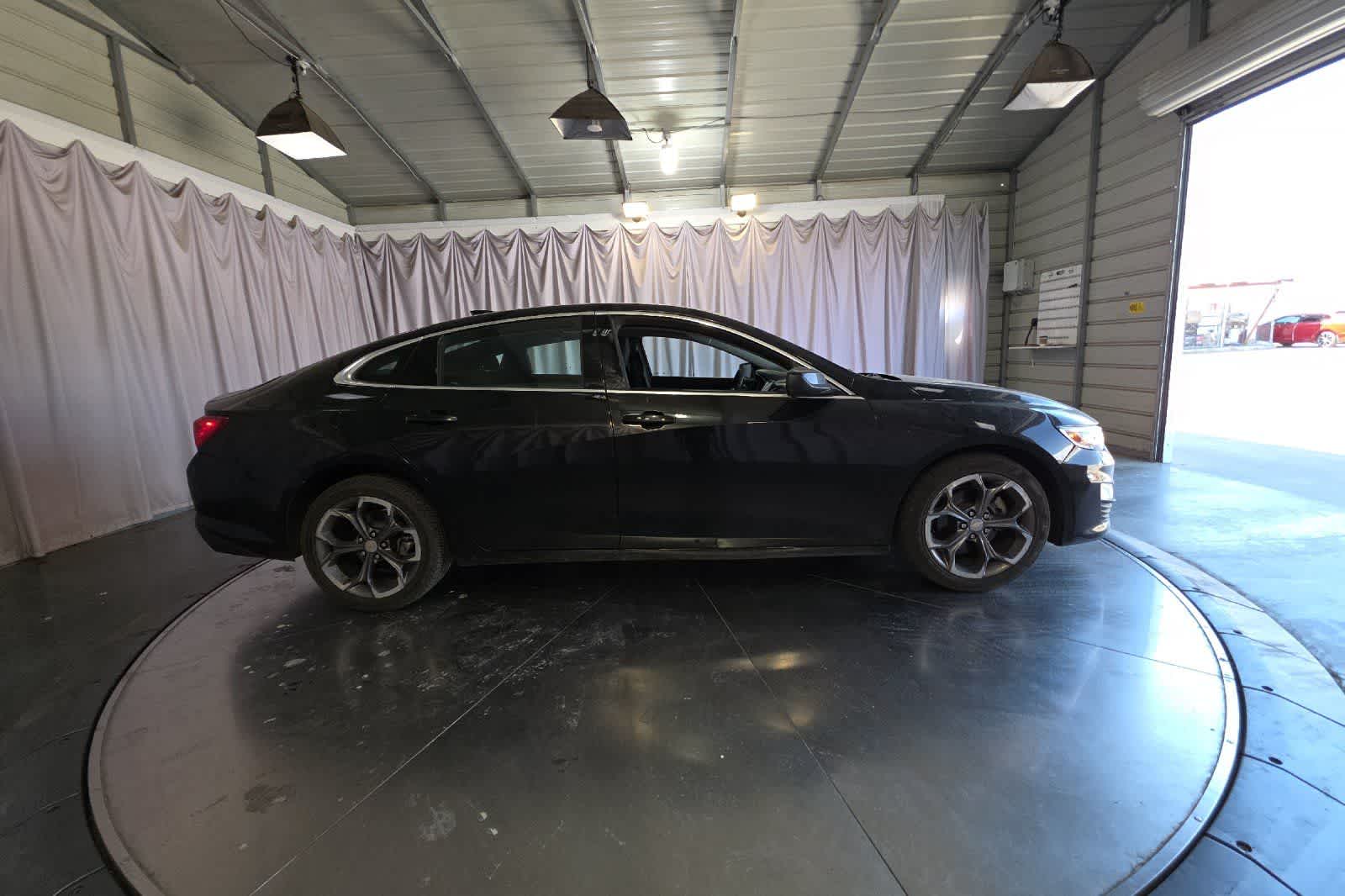 Thumbnail: 2023 Chevrolet Malibu - 9