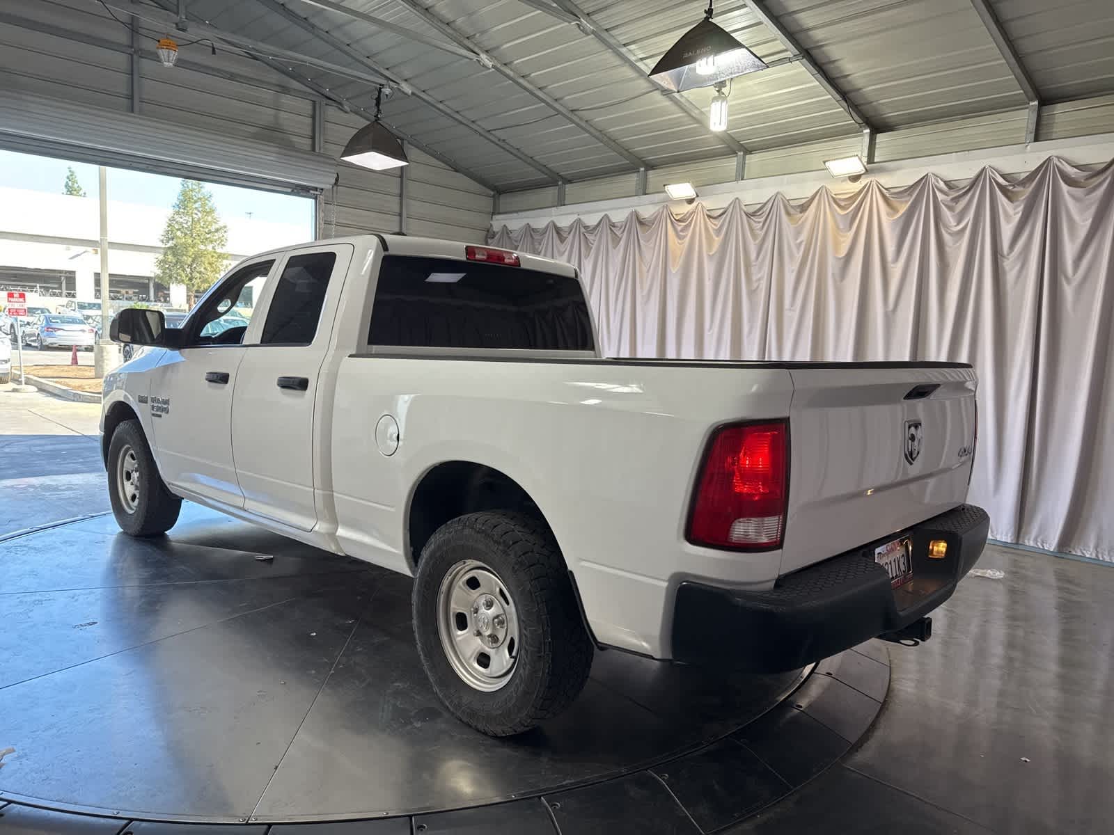 Thumbnail: 2021 RAM 1500 Classic - 4