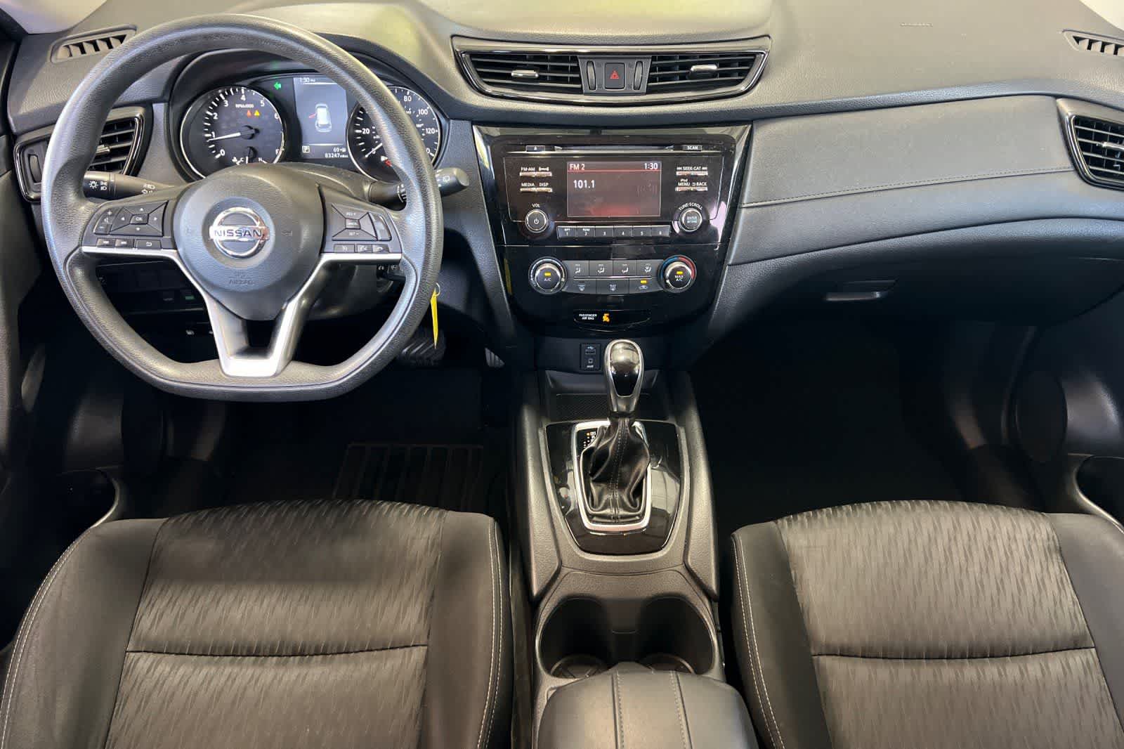 Thumbnail: 2017 Nissan Rogue - 4