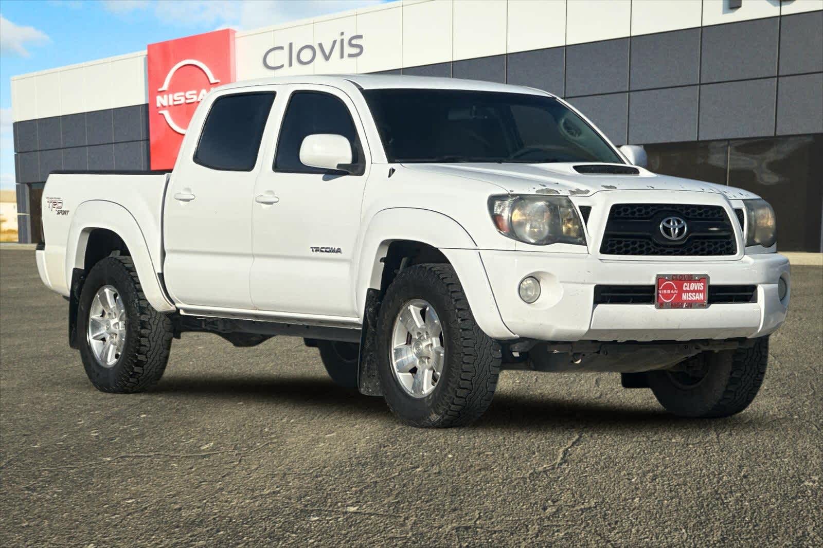 Thumbnail: 2011 Toyota Tacoma - 10