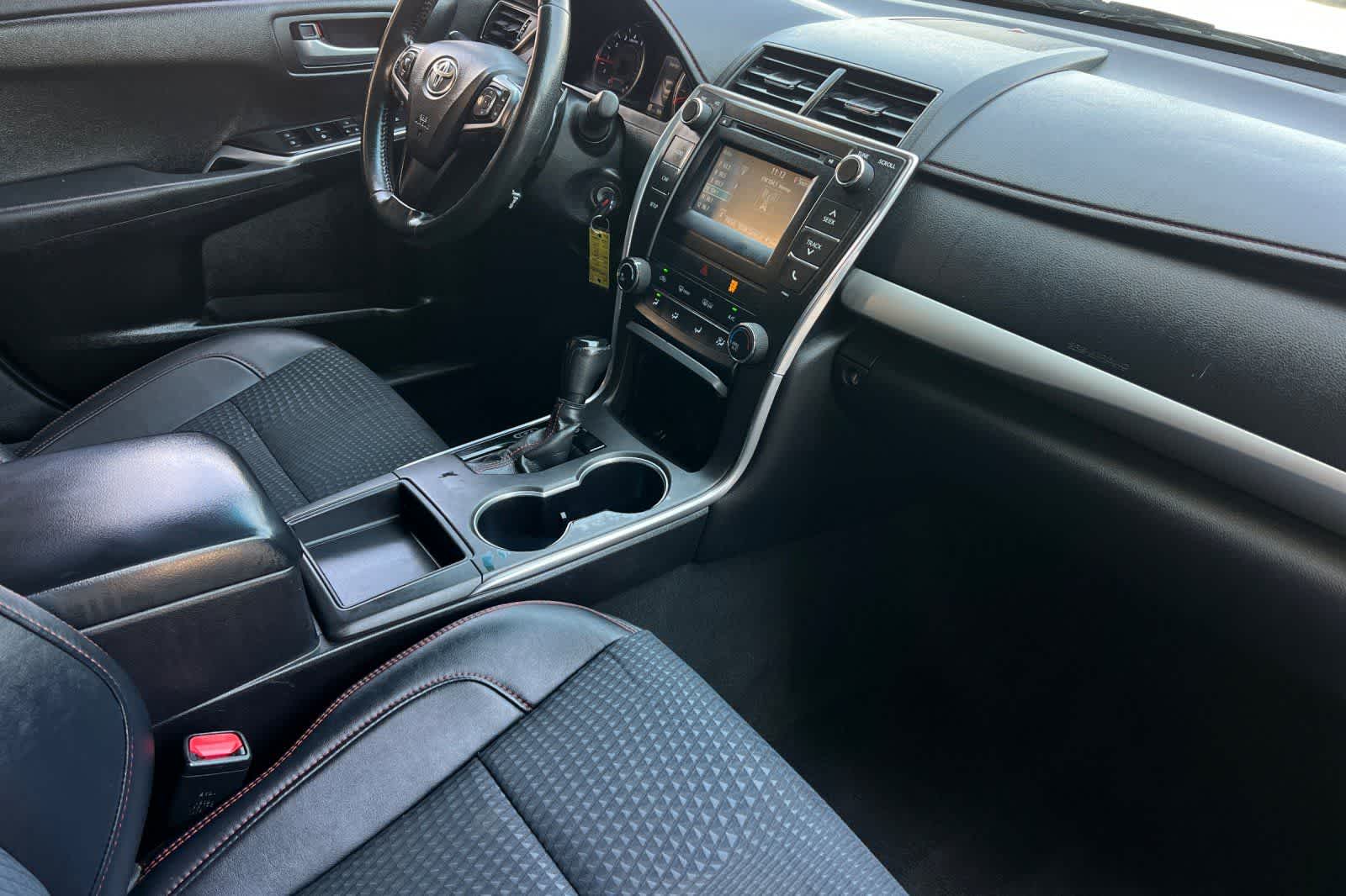 Thumbnail: 2015 Toyota Camry - 17
