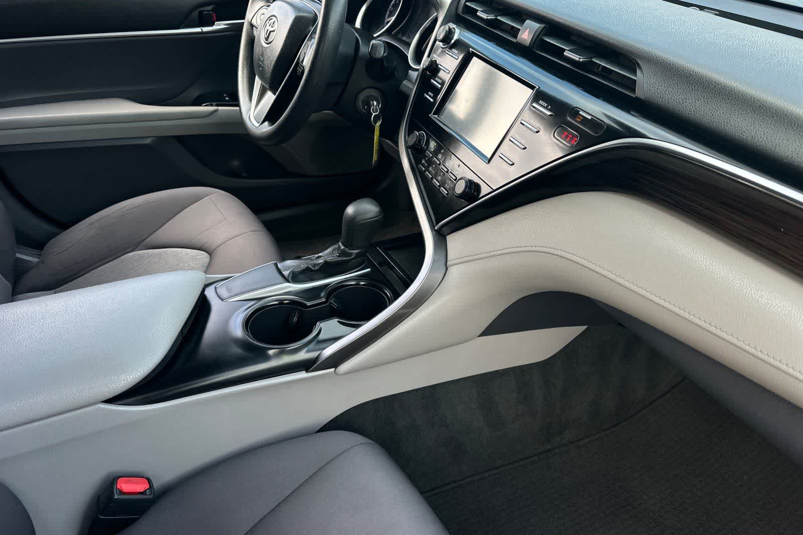 Thumbnail: 2018 Toyota Camry - 17