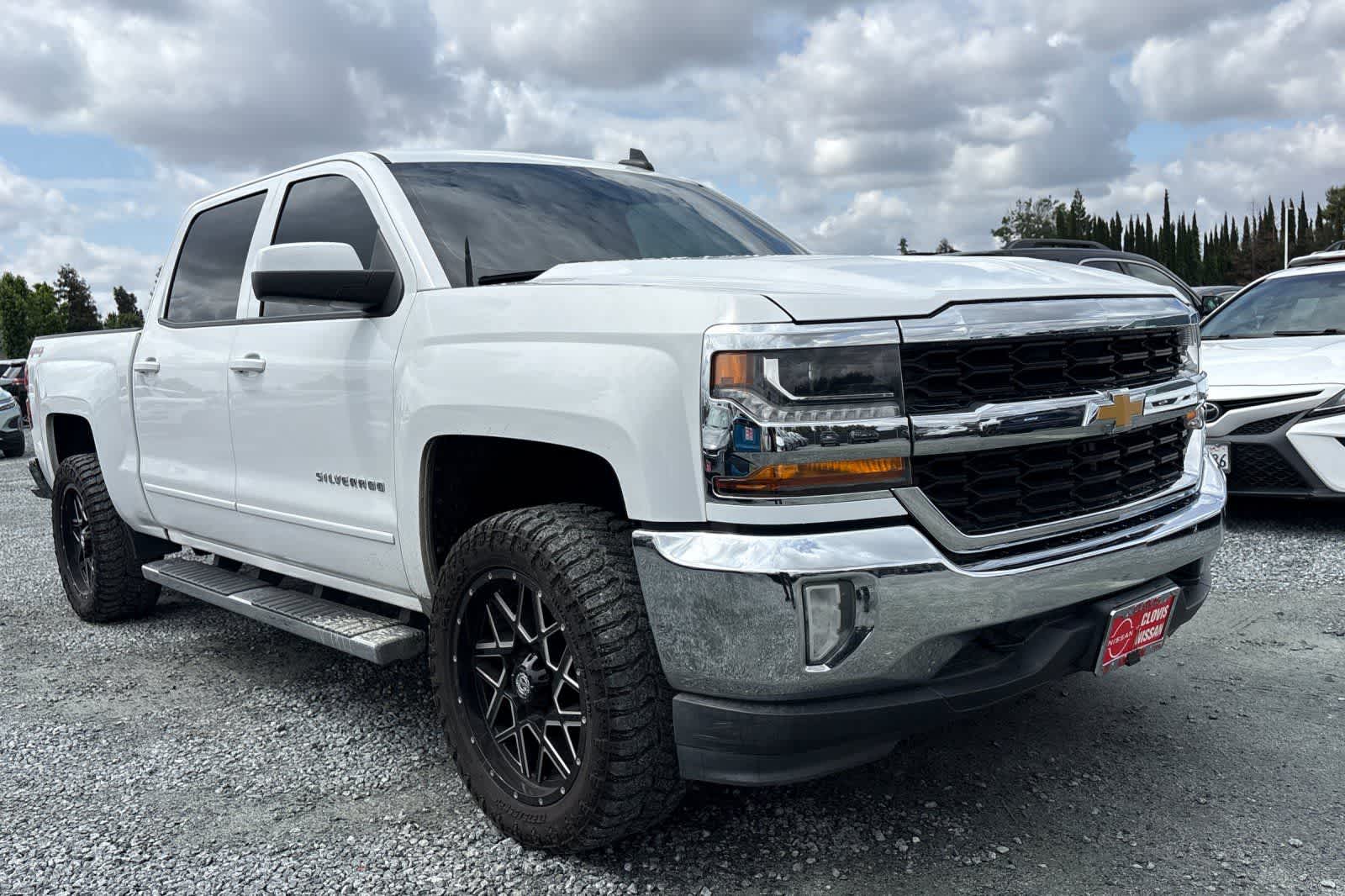 Thumbnail: 2017 Chevrolet Silverado 1500 - 10