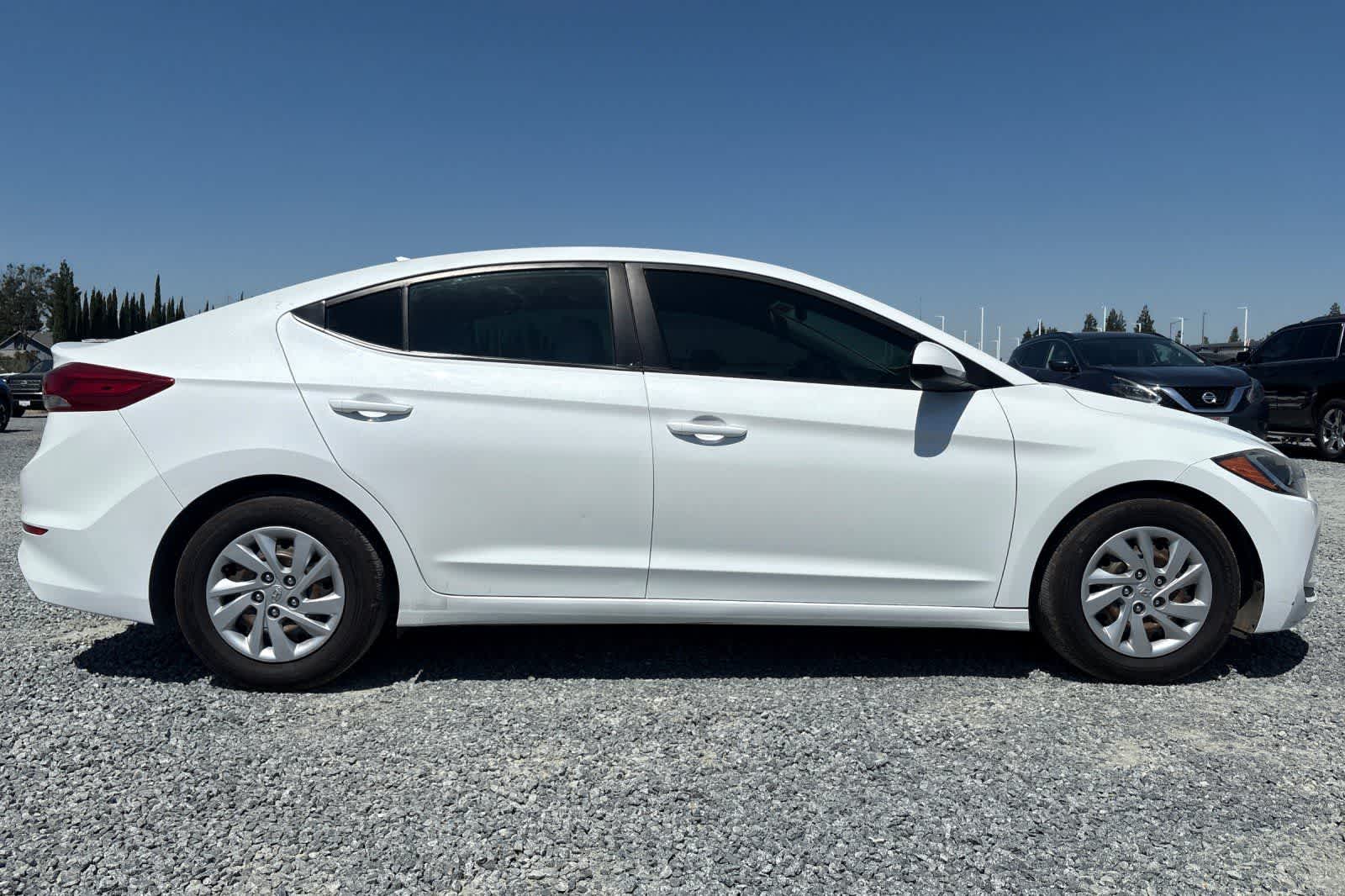 Thumbnail: 2017 Hyundai Elantra - 9