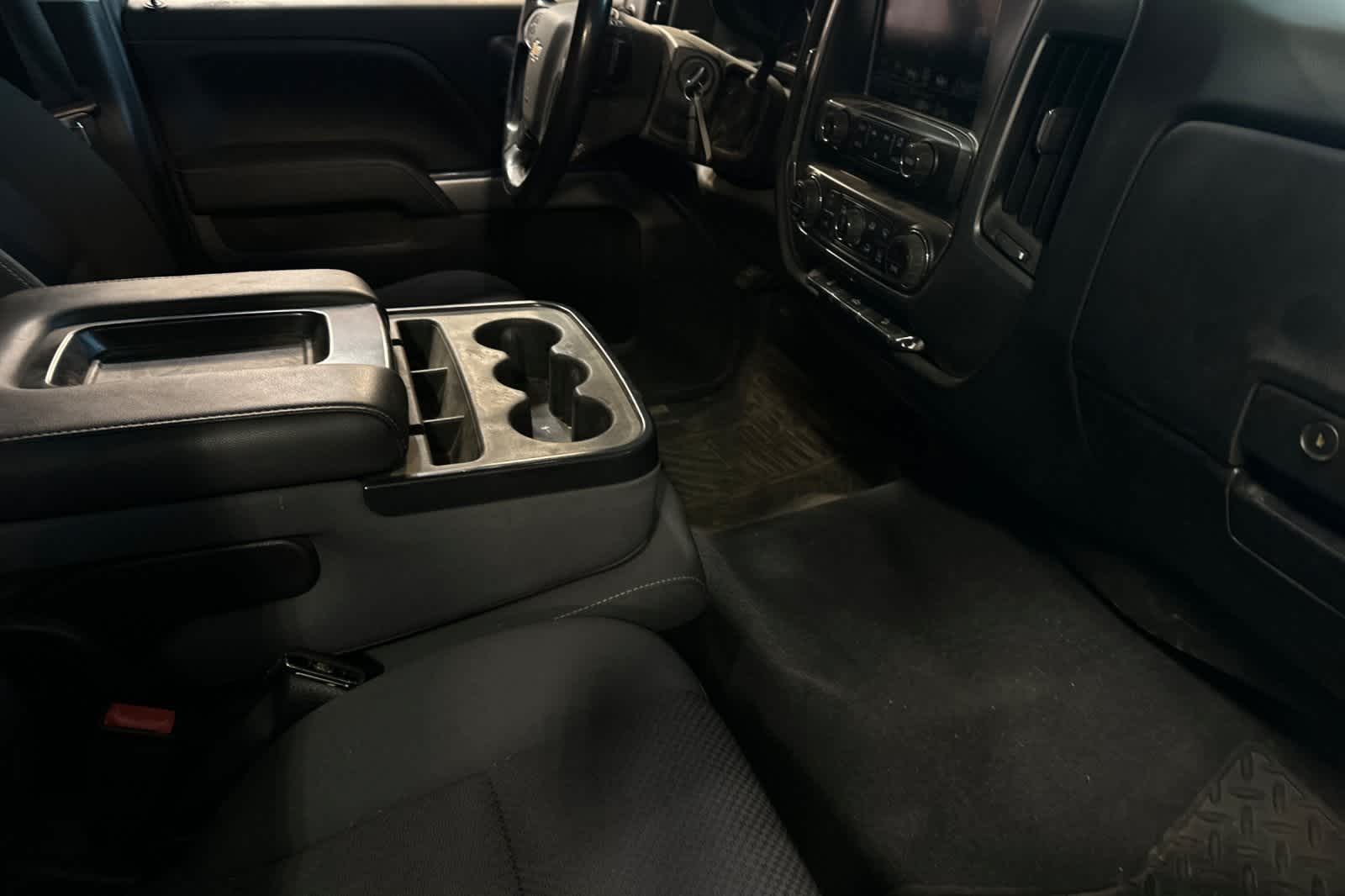 Thumbnail: 2018 Chevrolet Silverado 1500 - 19