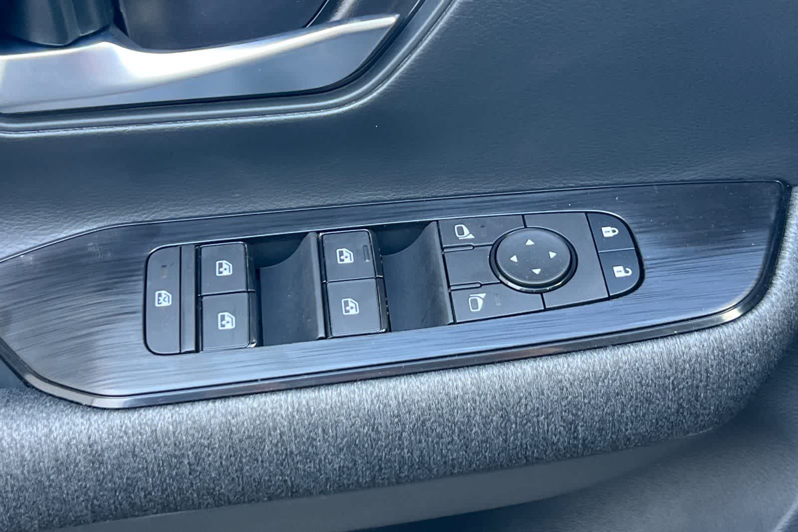 Thumbnail: 2026 Nissan Kicks - 14