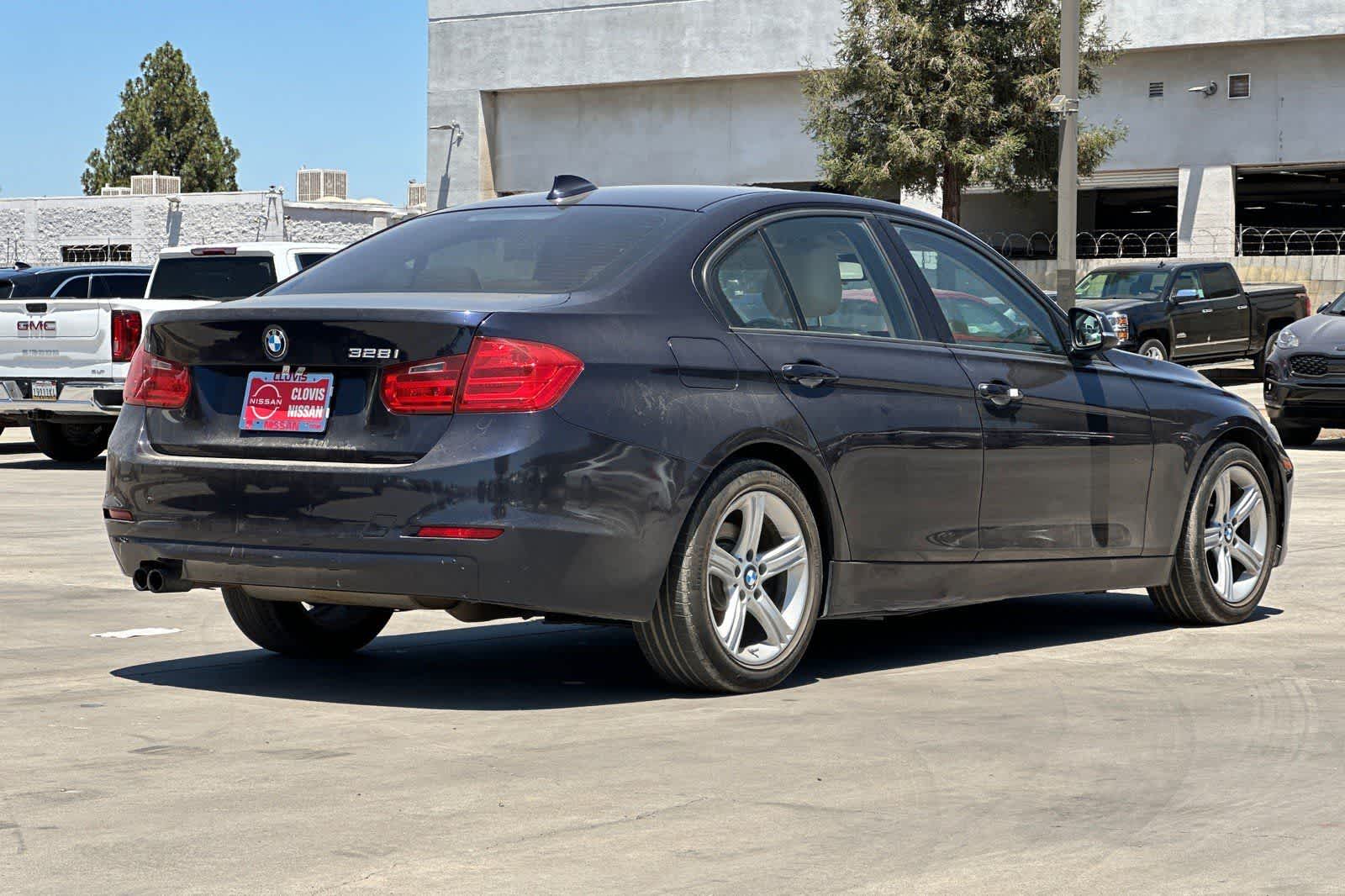 Thumbnail: 2013 BMW 3 Series - 3