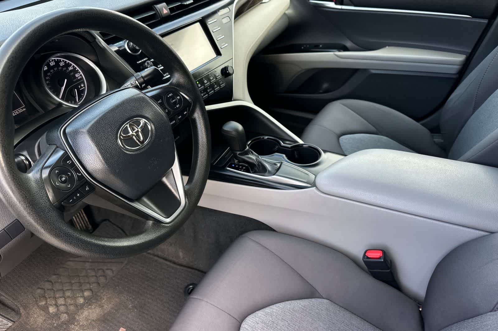 Thumbnail: 2018 Toyota Camry - 12