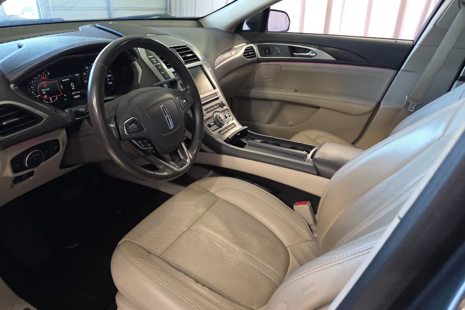 Thumbnail: 2017 Lincoln MKZ - 14