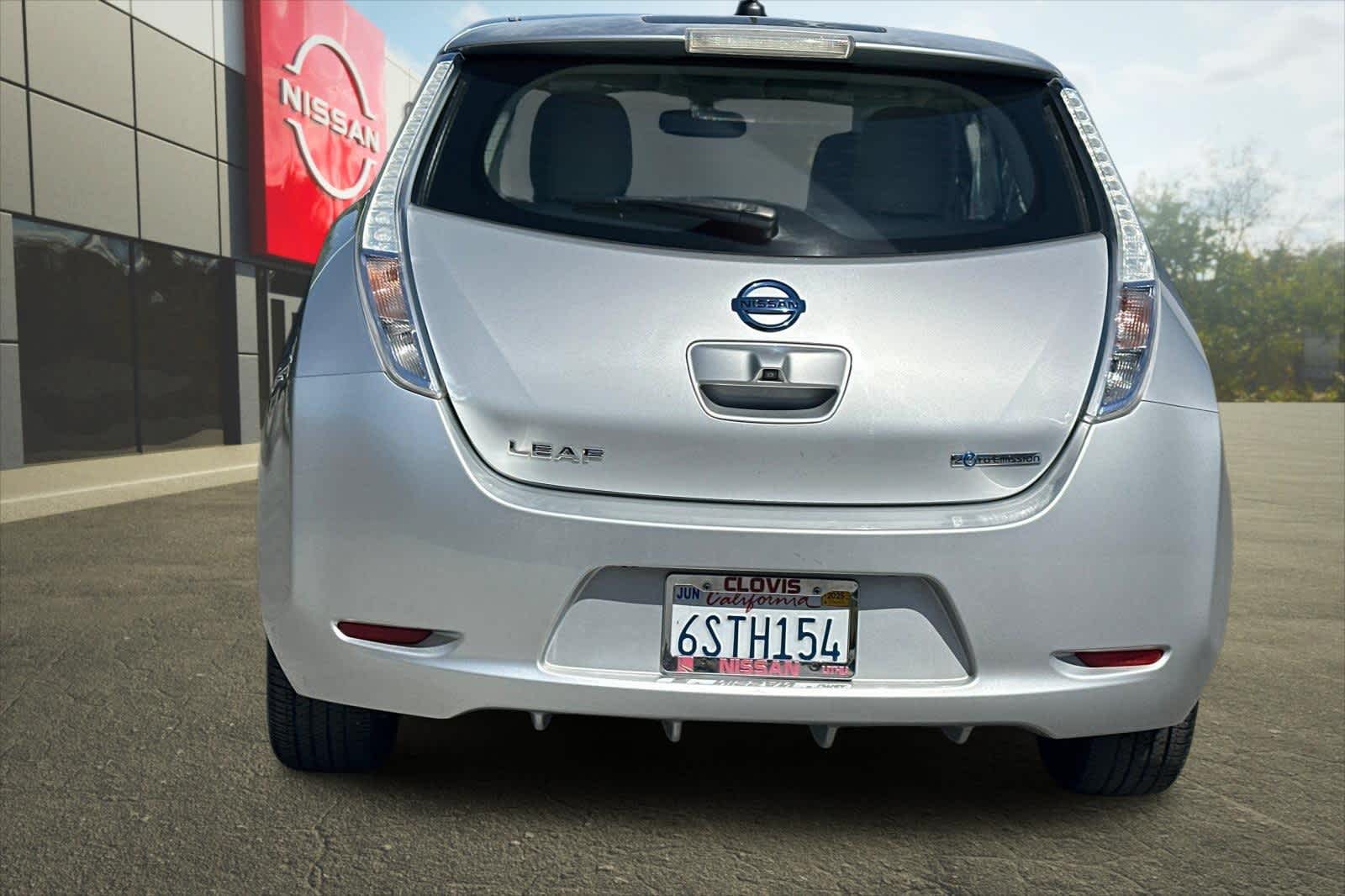 Thumbnail: 2011 Nissan Leaf - 8