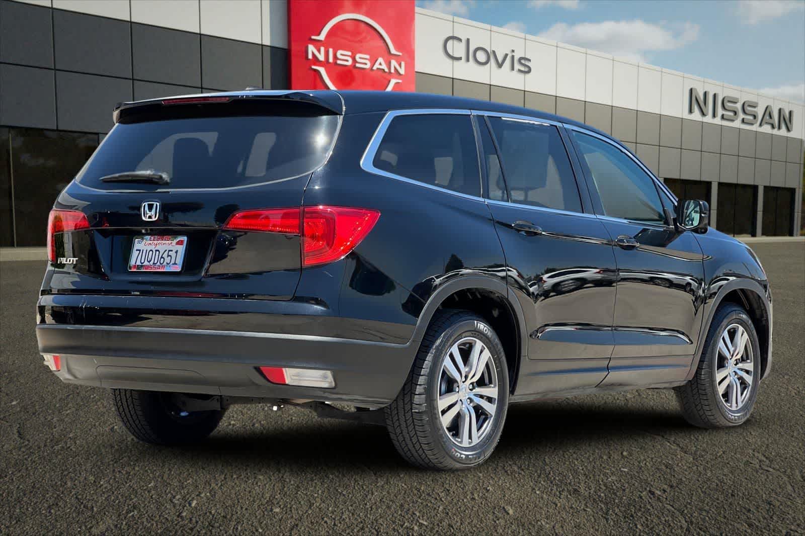 Thumbnail: 2016 Honda Pilot - 3