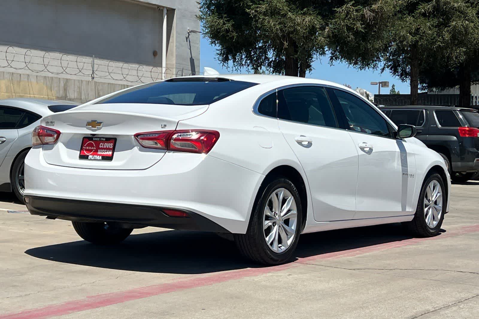 Thumbnail: 2022 Chevrolet Malibu - 3