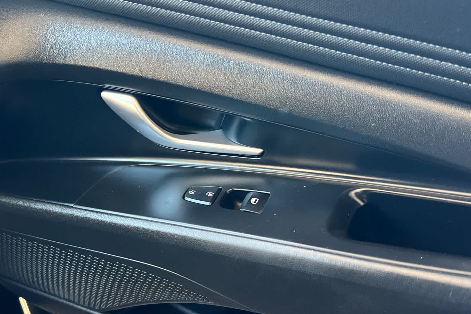 Thumbnail: 2022 Hyundai Elantra - 18