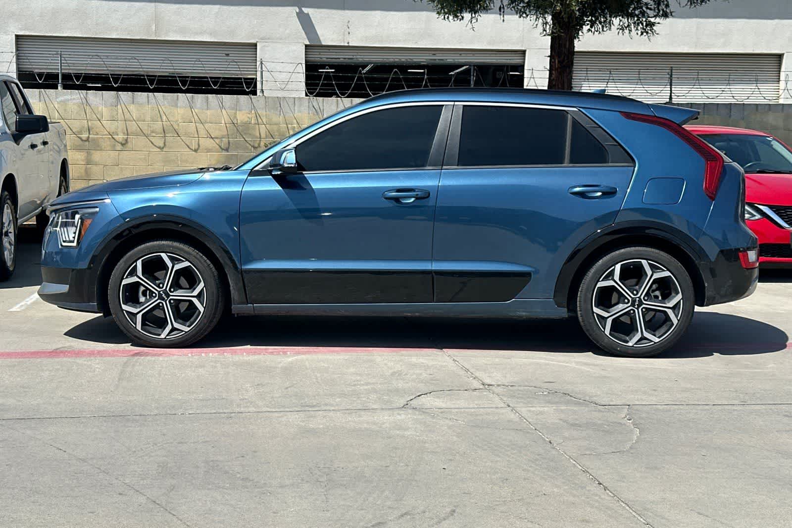 Thumbnail: 2023 Kia Niro - 6
