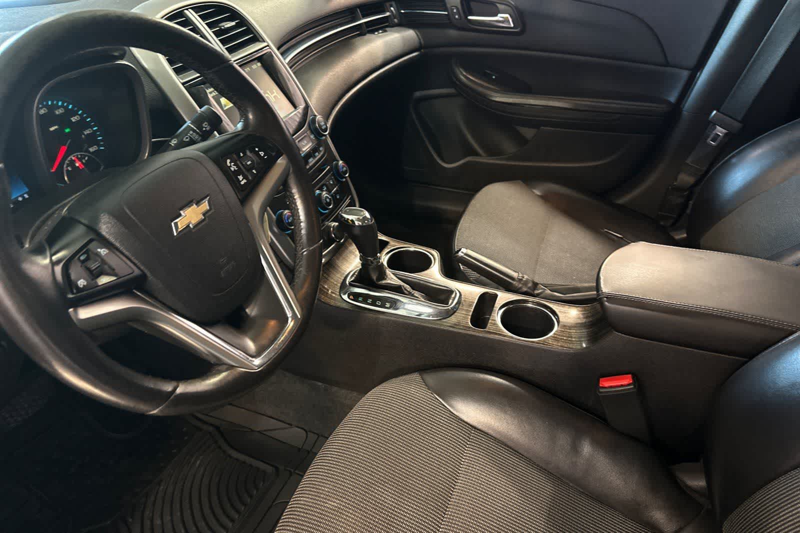 Thumbnail: 2015 Chevrolet Malibu - 12