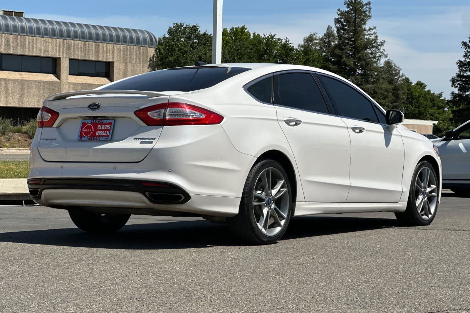 Thumbnail: 2015 Ford Fusion - 3