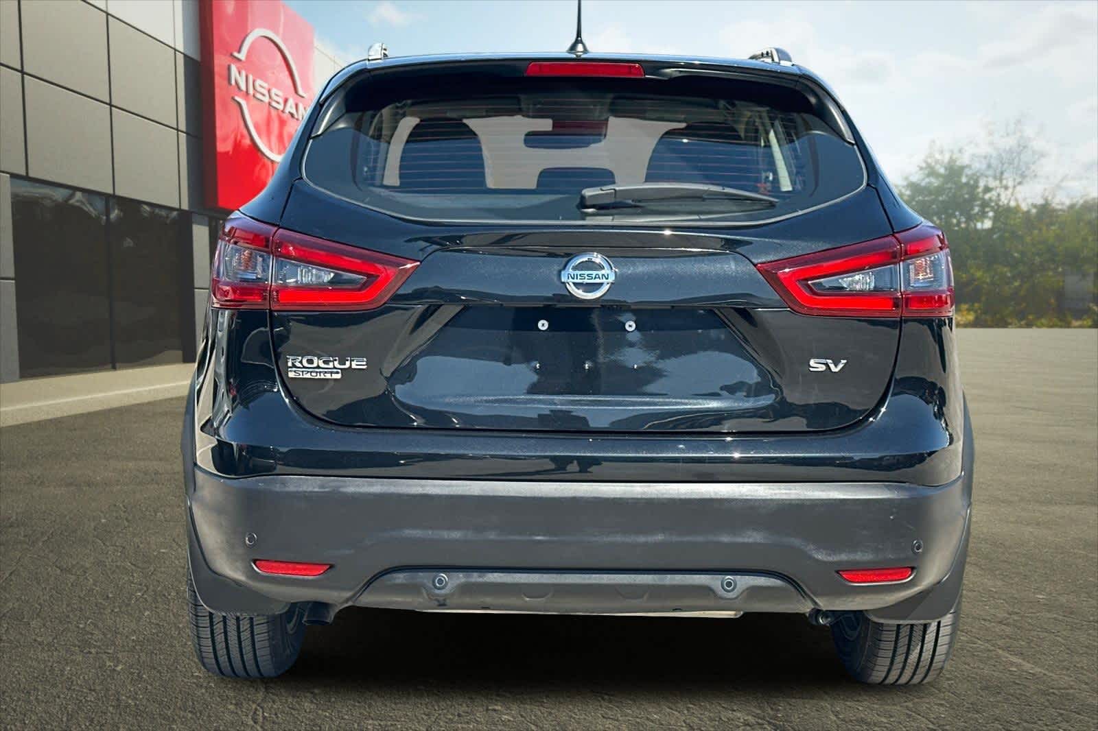 Thumbnail: 2021 Nissan Rogue Sport - 8