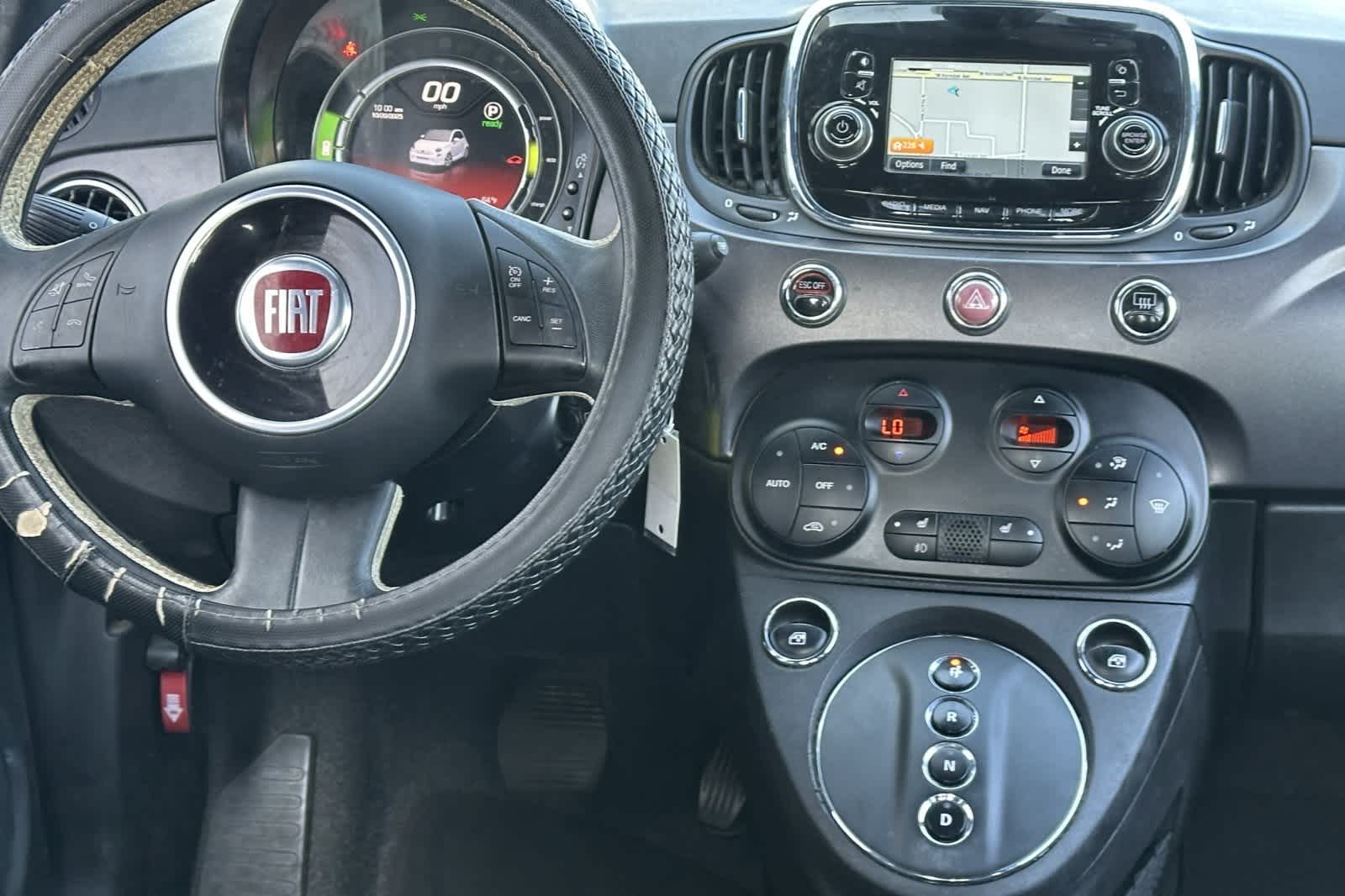 Thumbnail: 2017 Fiat 500e - 16