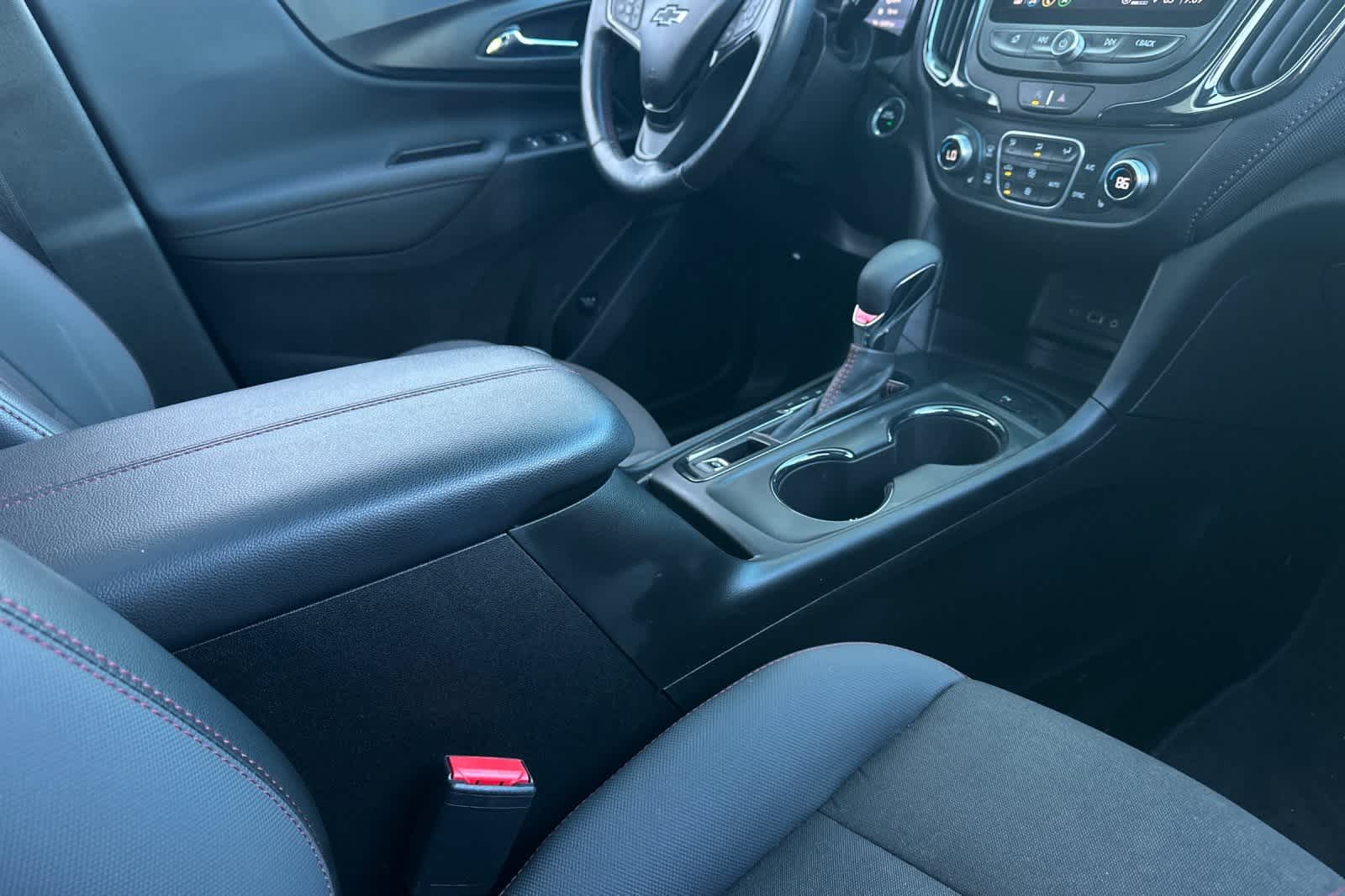 Thumbnail: 2022 Chevrolet Equinox - 10