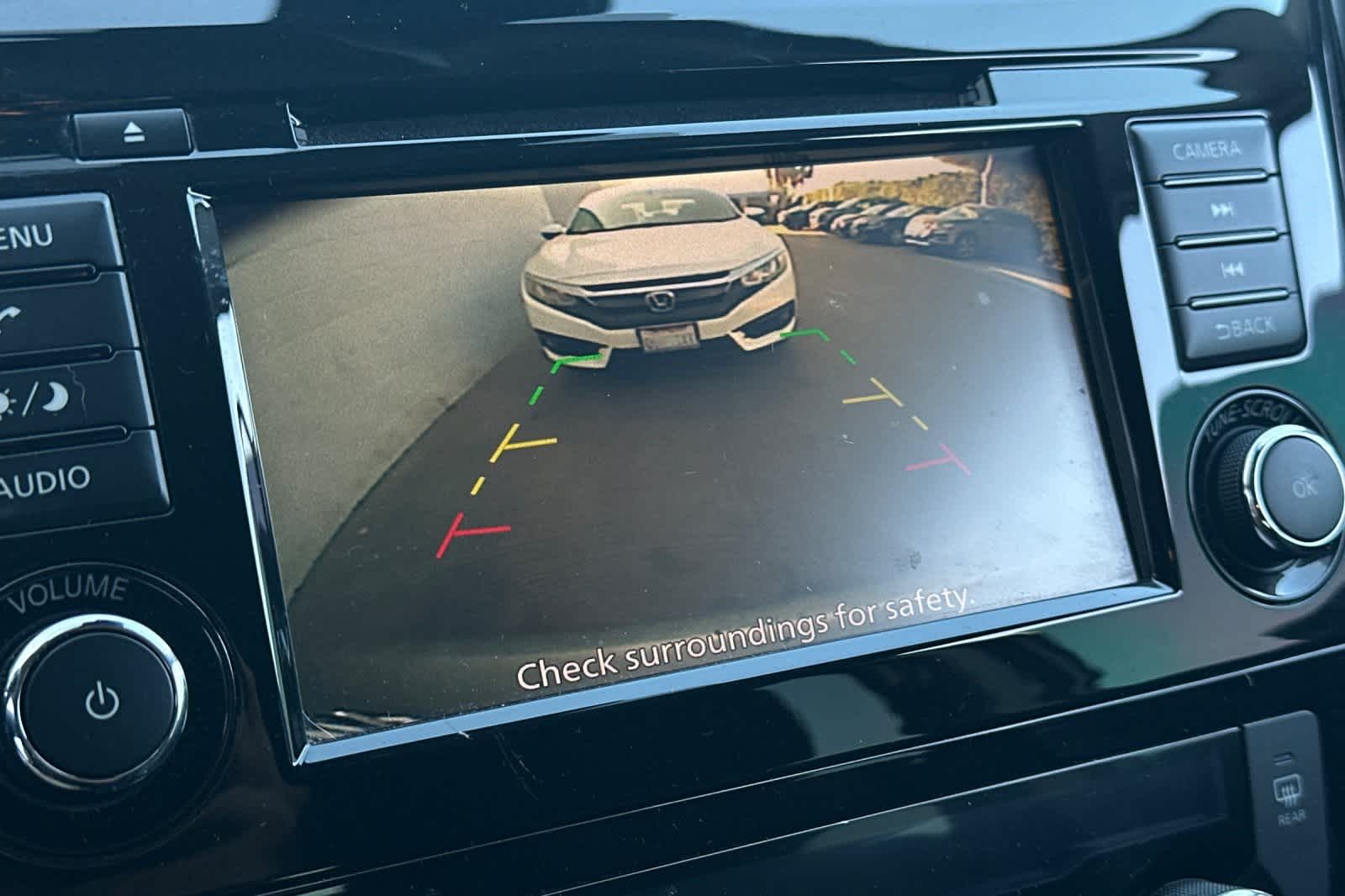 Thumbnail: 2021 Nissan Rogue Sport - 22