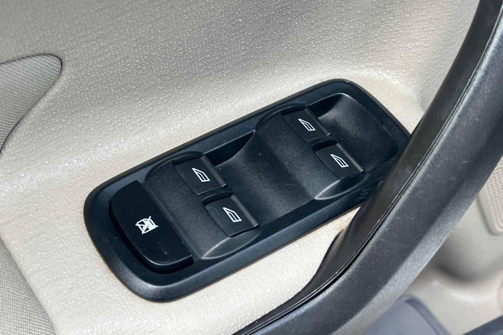 Thumbnail: 2018 Ford Fiesta - 14