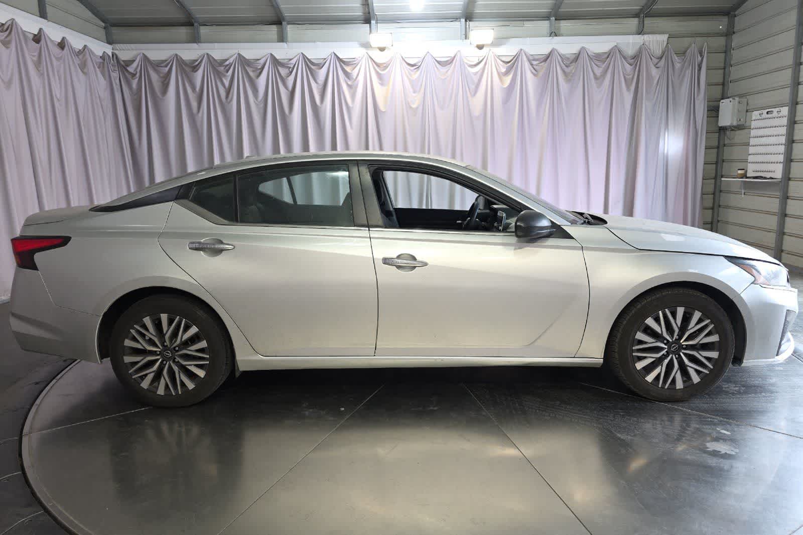 Thumbnail: 2024 Nissan Altima - 9