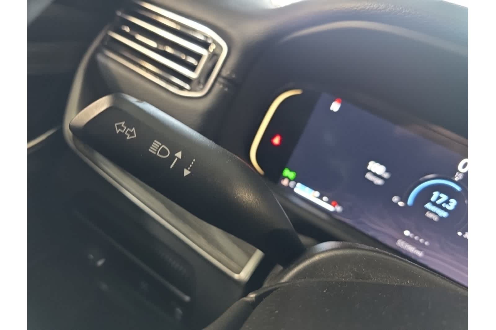 Thumbnail: 2022 Jeep Wagoneer - 27