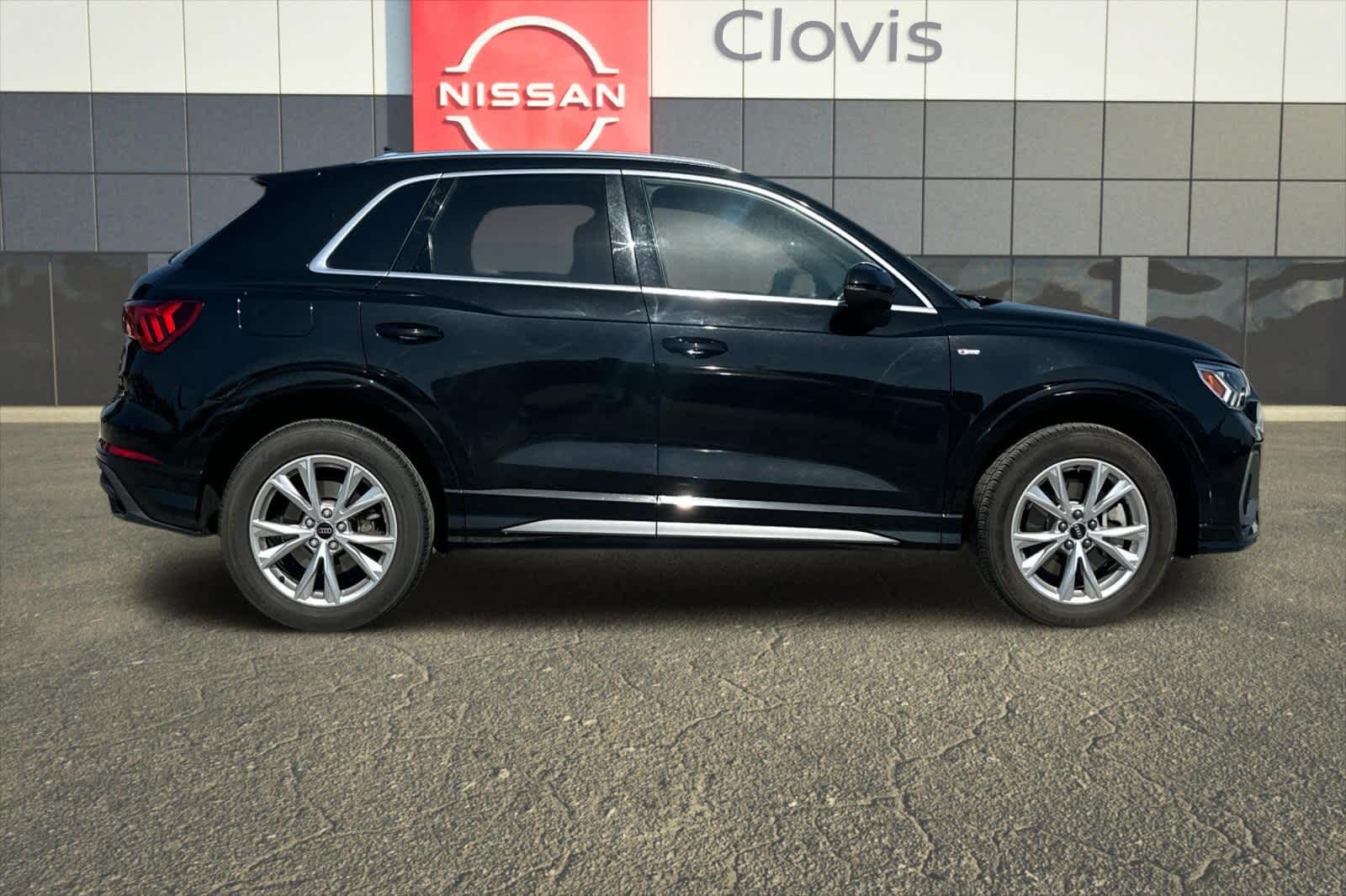 Thumbnail: 2023 Audi Q3 - 9