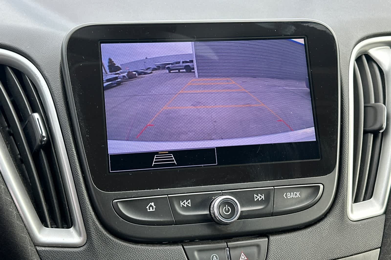 Thumbnail: 2022 Chevrolet Malibu - 22