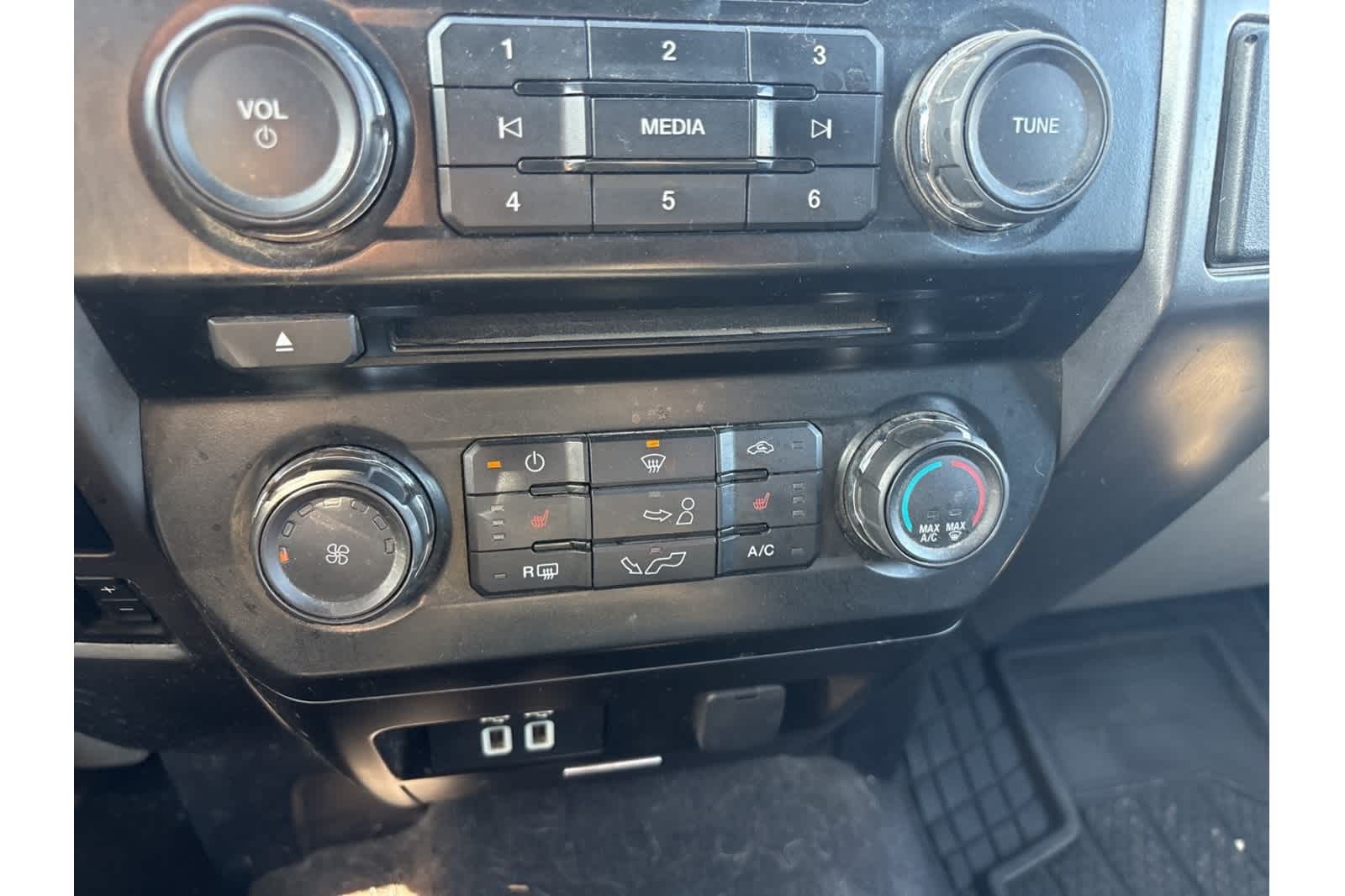 Thumbnail: 2016 Ford F-150 - 18