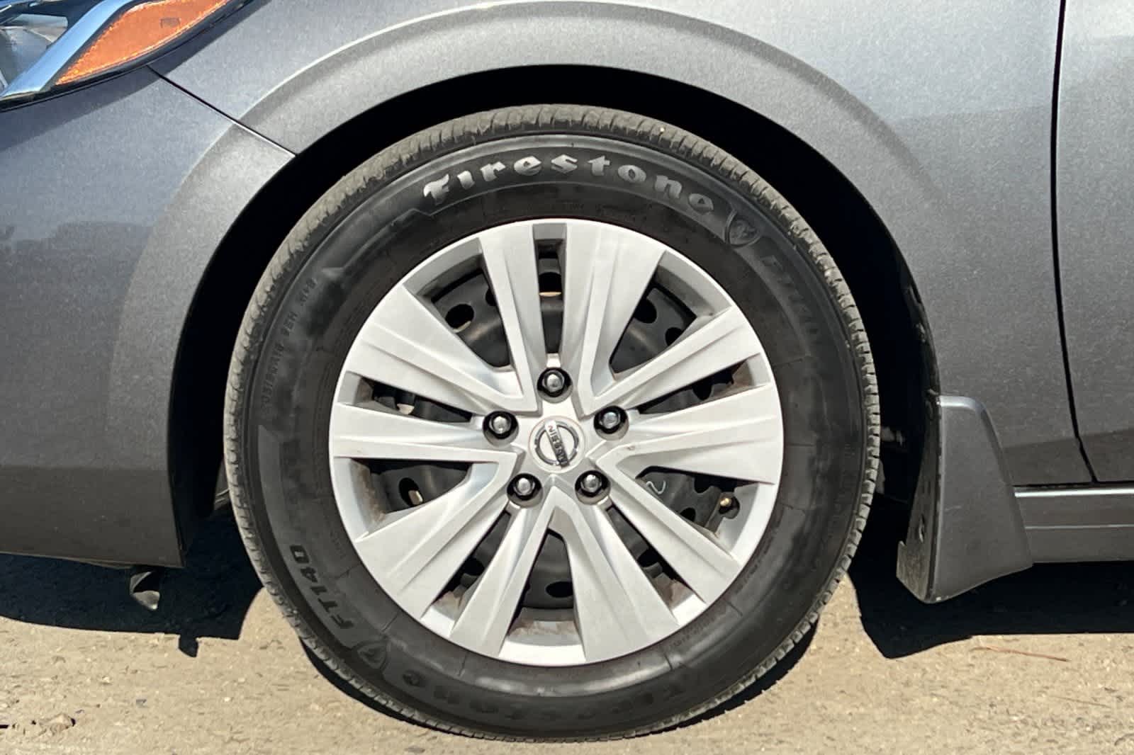 Thumbnail: 2023 Nissan Sentra - 33