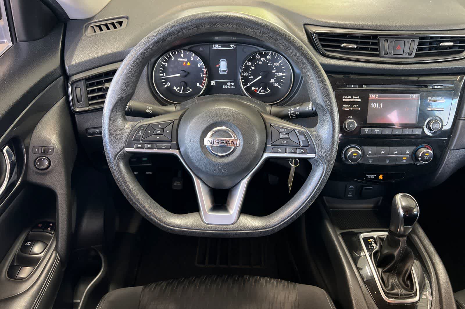 Thumbnail: 2017 Nissan Rogue - 16