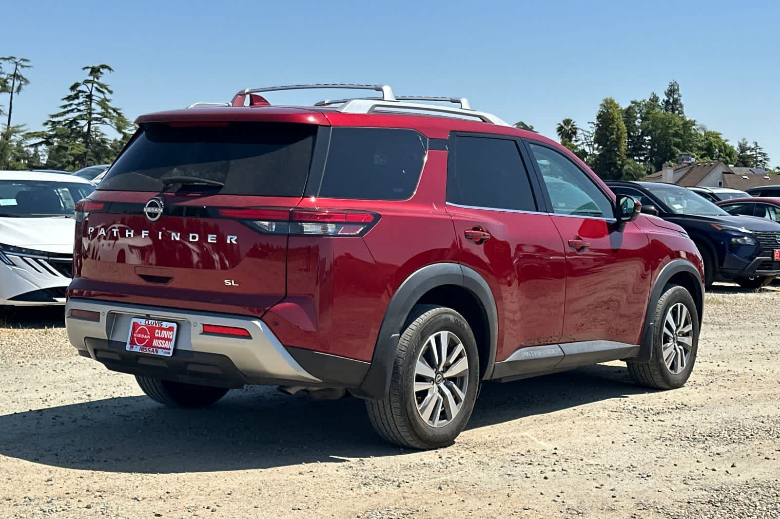 Thumbnail: 2023 Nissan Pathfinder - 3