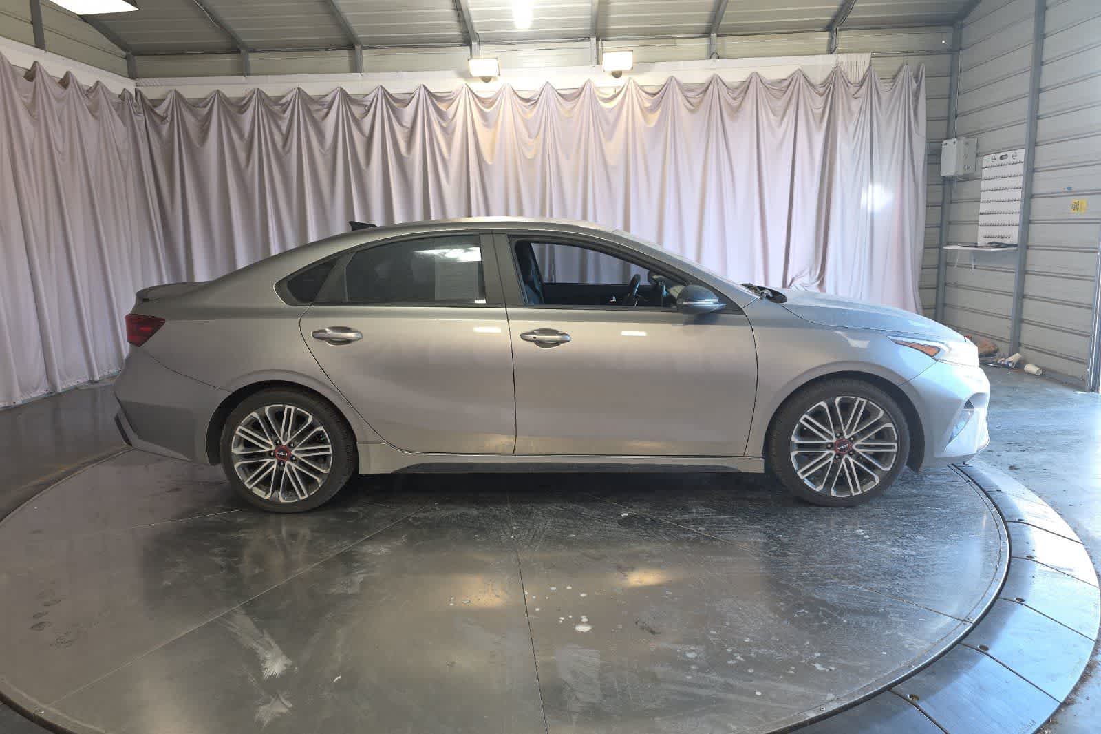 Thumbnail: 2023 Kia Forte - 9