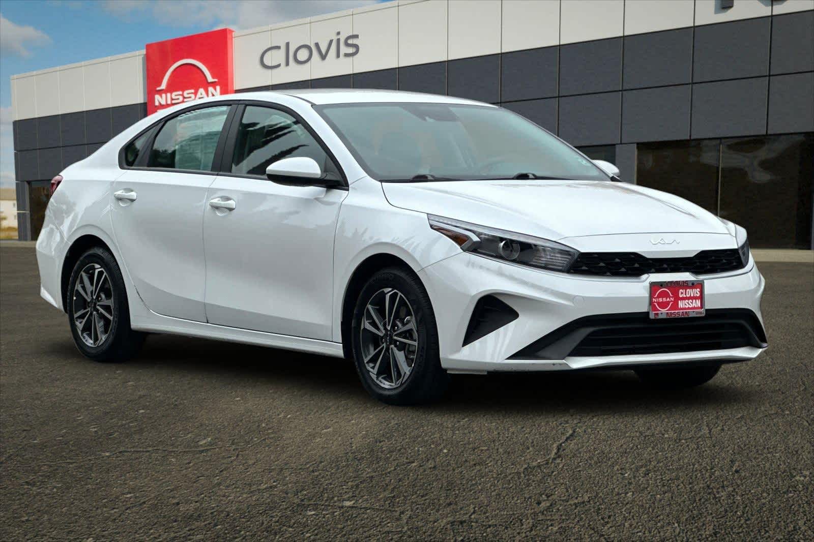 Thumbnail: 2024 Kia Forte - 10