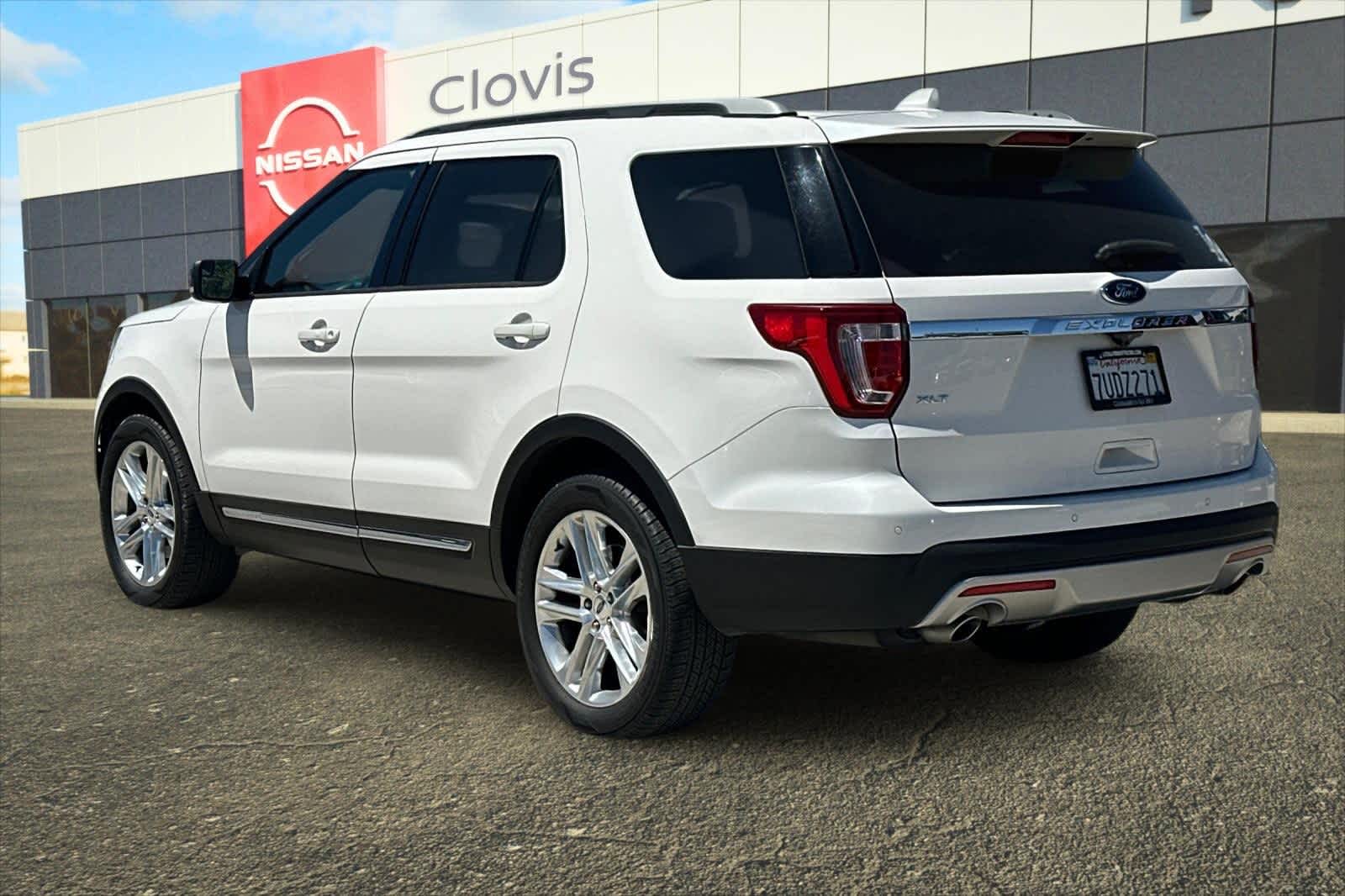 Thumbnail: 2016 Ford Explorer - 7