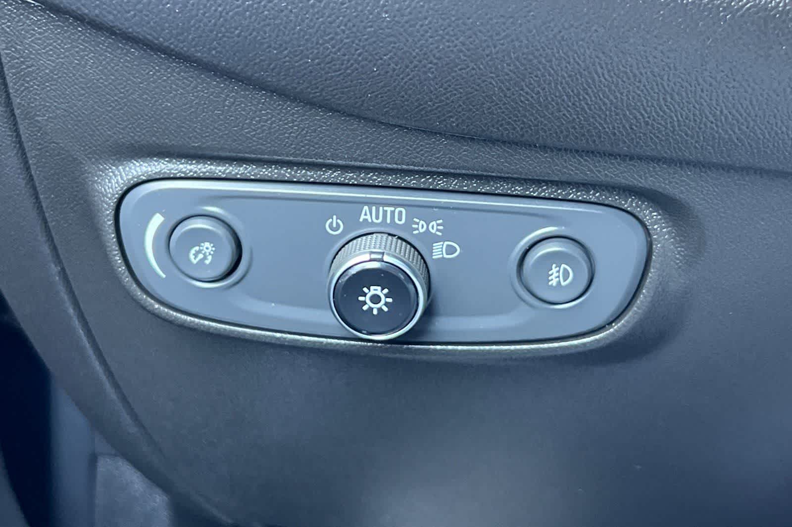 Thumbnail: 2022 Chevrolet Equinox - 33