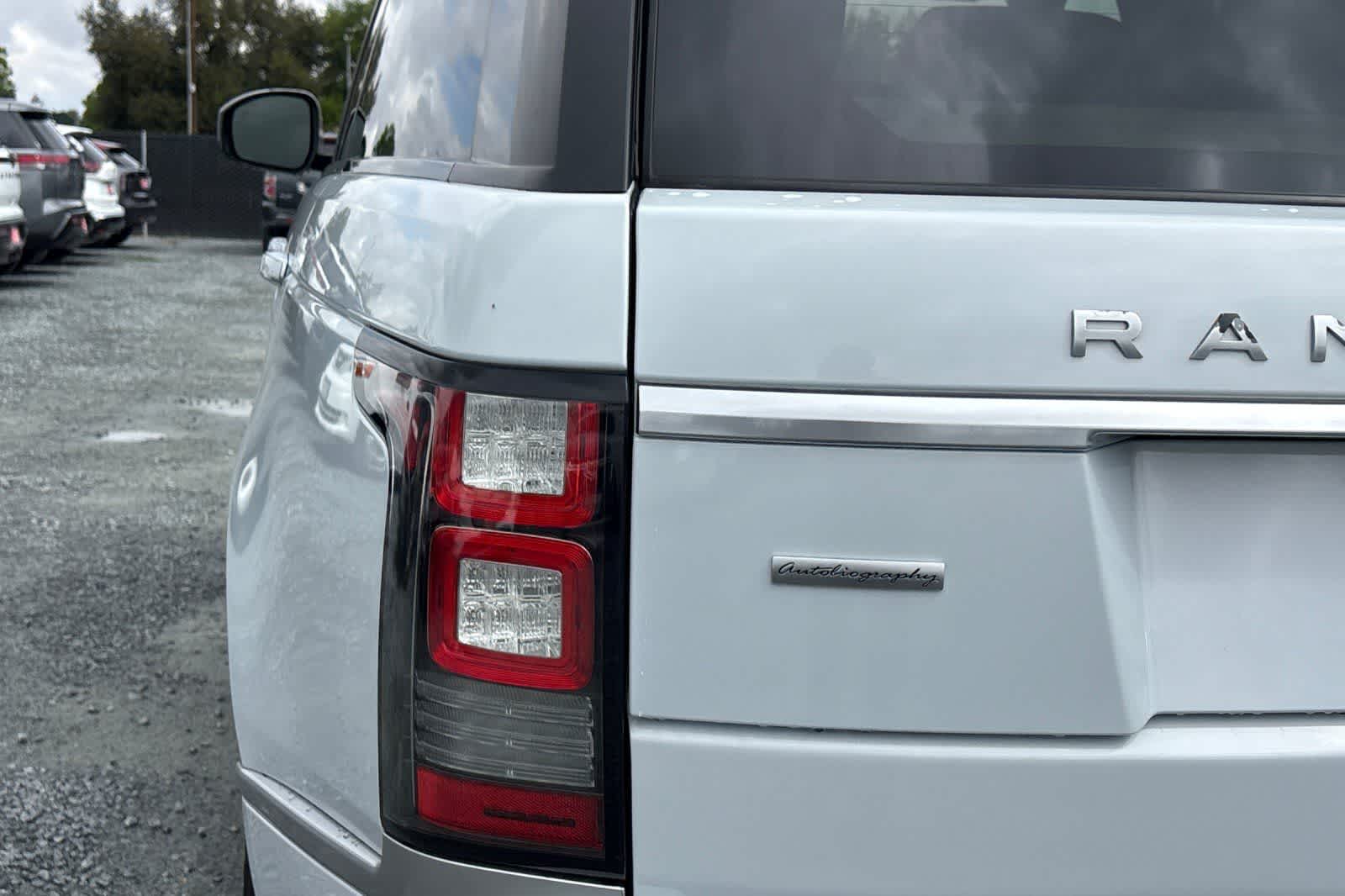 Thumbnail: 2017 Land Rover Range Rover - 13